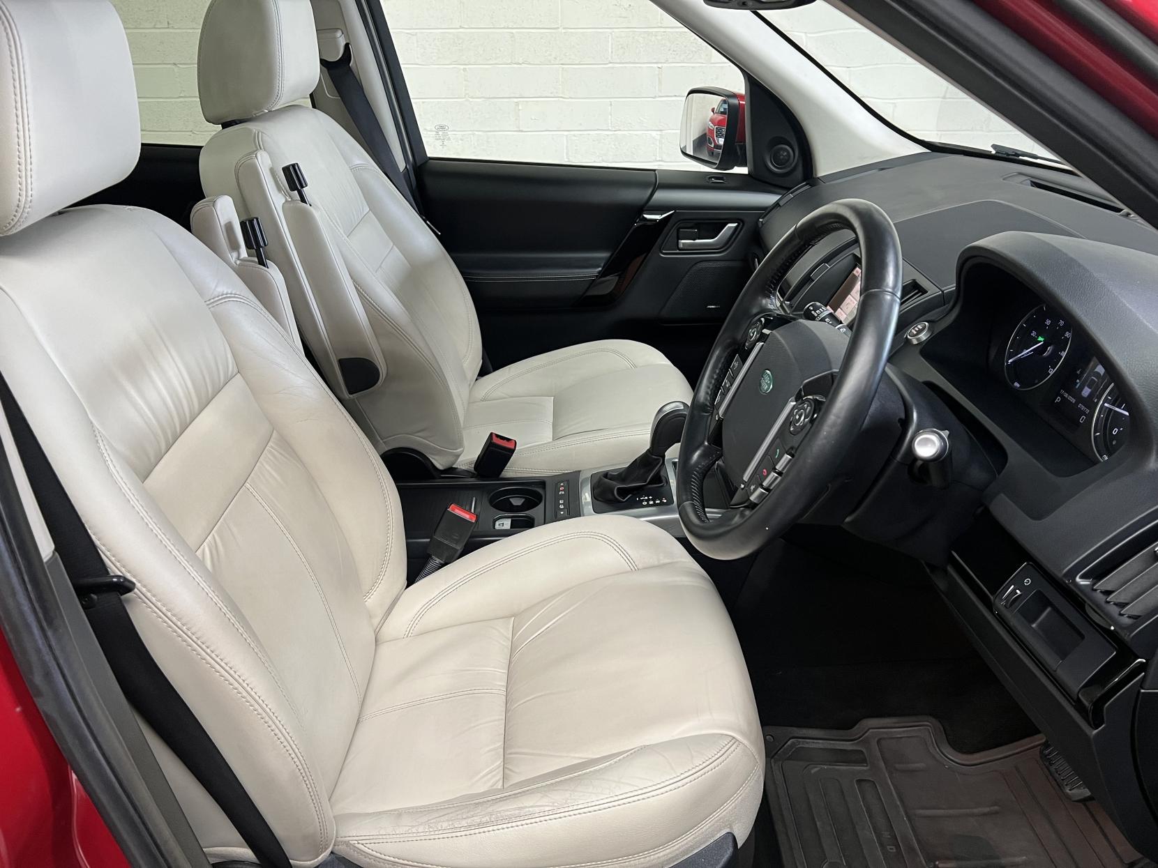 Land Rover Freelander 2 2.2 SD4 Metropolis SUV 5dr Diesel CommandShift 4WD Euro 5 (190 ps)