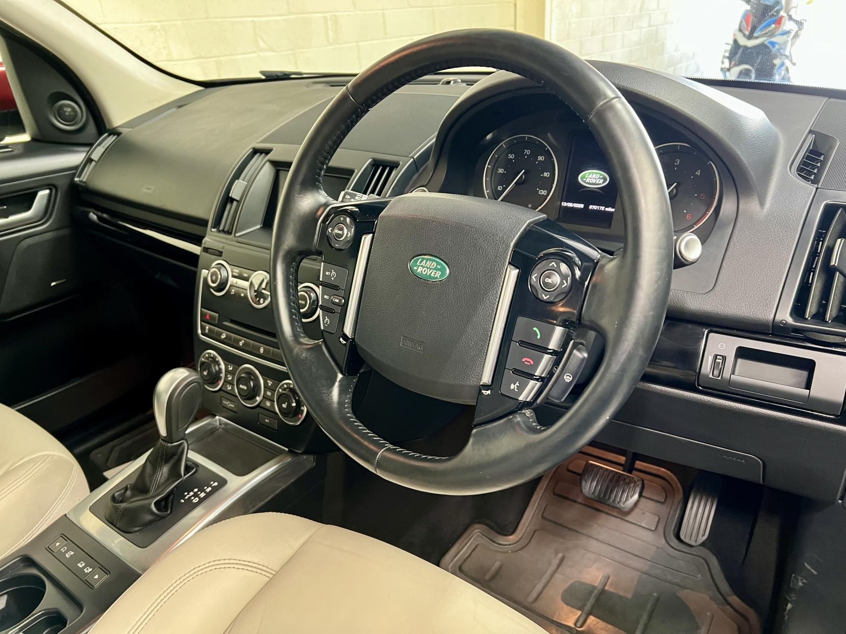 Land Rover Freelander 2 2.2 SD4 Metropolis SUV 5dr Diesel CommandShift 4WD Euro 5 (190 ps)