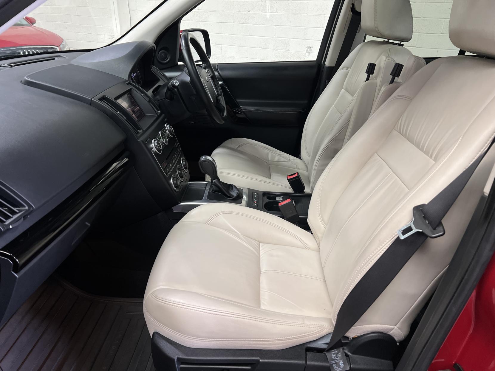 Land Rover Freelander 2 2.2 SD4 Metropolis SUV 5dr Diesel CommandShift 4WD Euro 5 (190 ps)