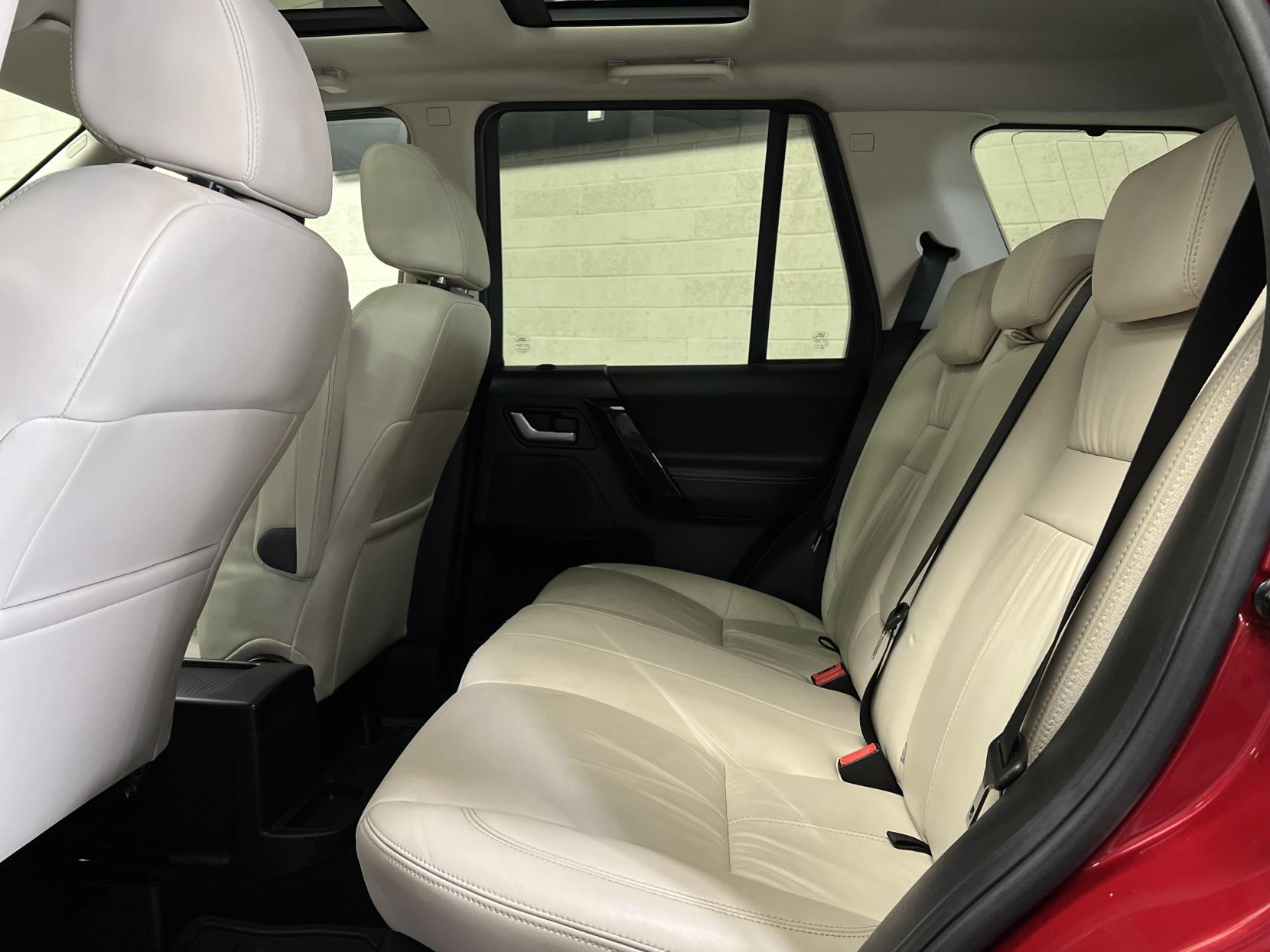 Land Rover Freelander 2 2.2 SD4 Metropolis SUV 5dr Diesel CommandShift 4WD Euro 5 (190 ps)