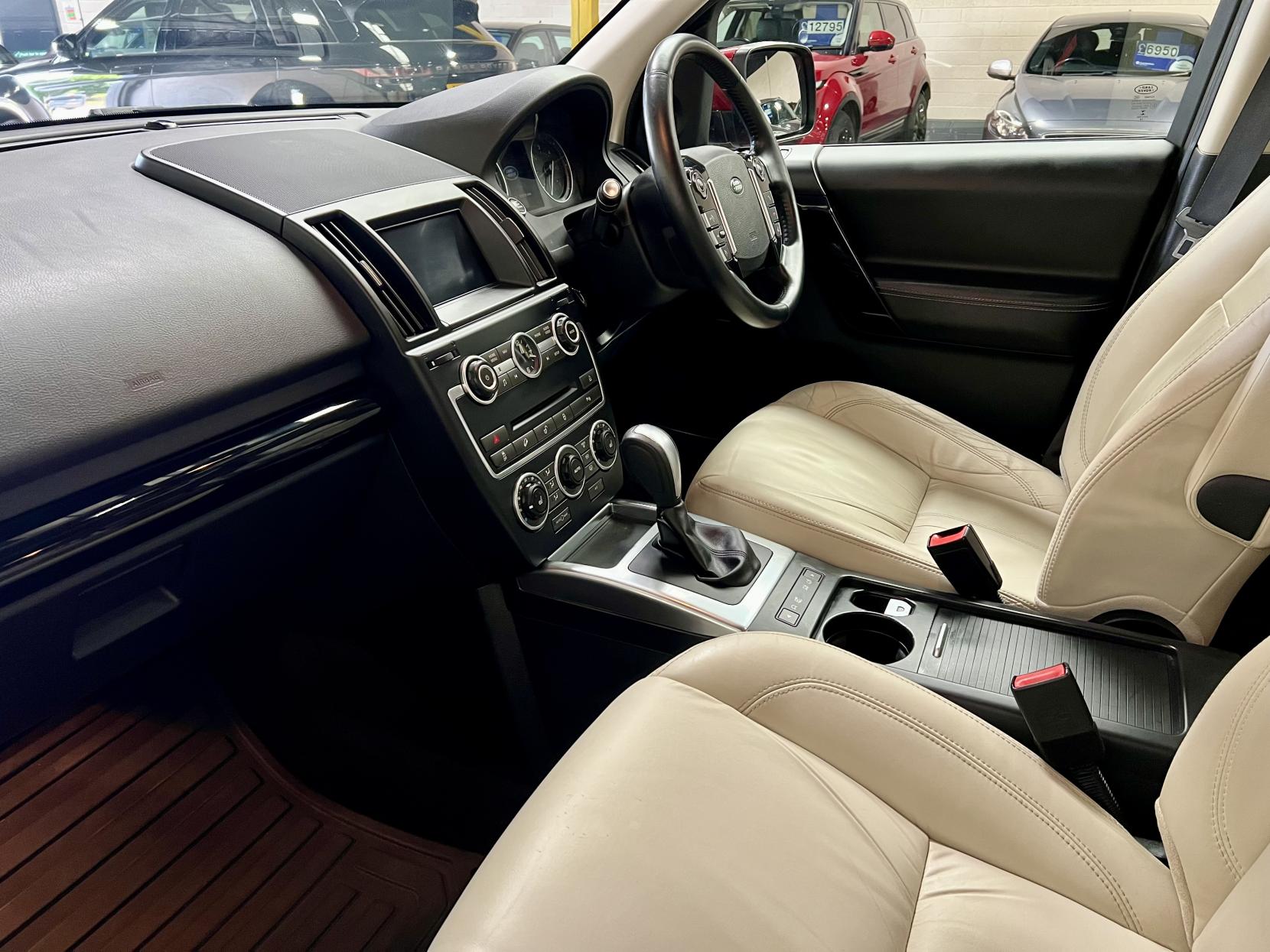 Land Rover Freelander 2 2.2 SD4 Metropolis SUV 5dr Diesel CommandShift 4WD Euro 5 (190 ps)