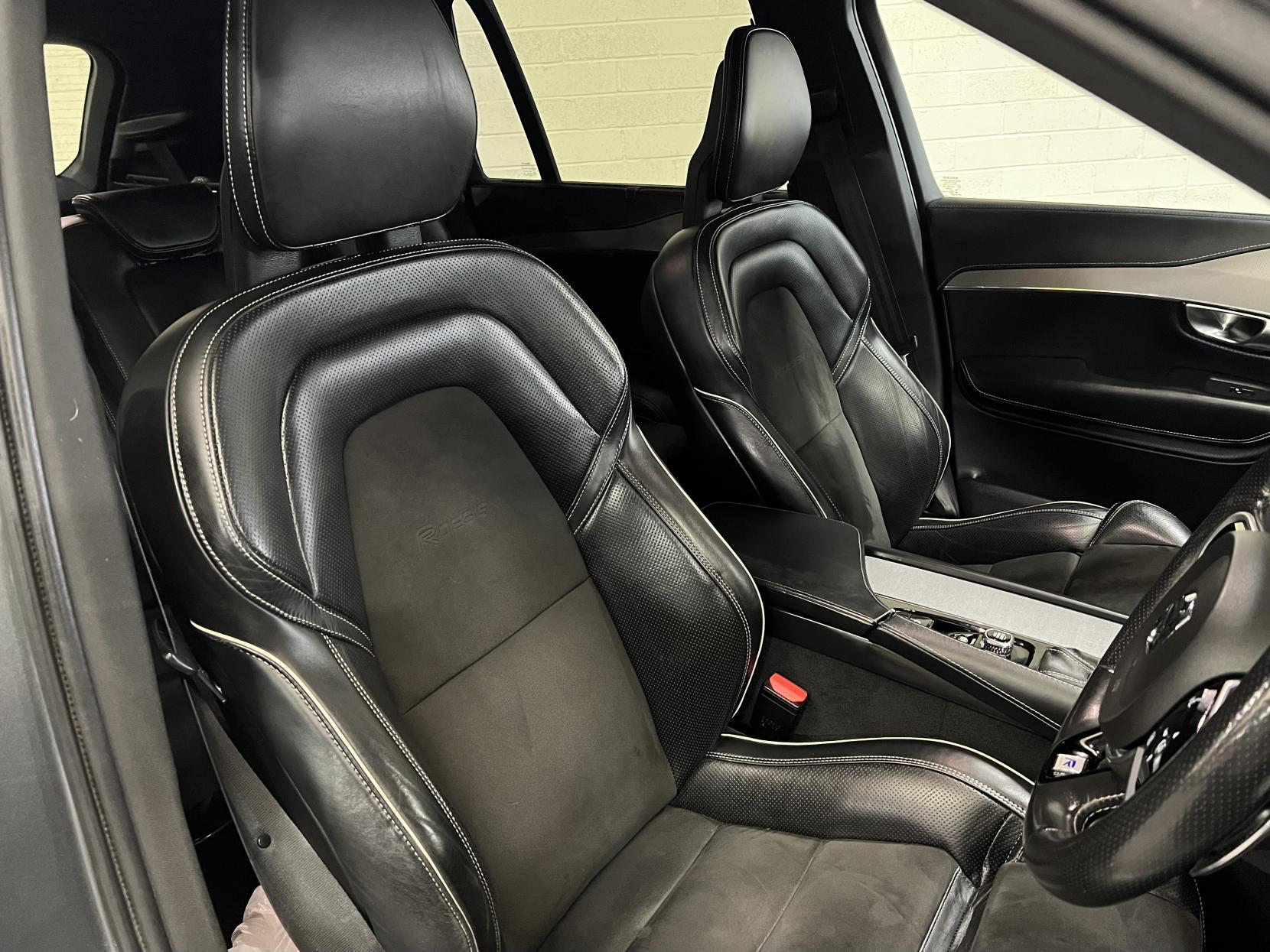 Volvo XC90 2.0 D5 PowerPulse R-Design Pro SUV 5dr Diesel Auto 4WD Euro 6 (s/s) (235 ps)