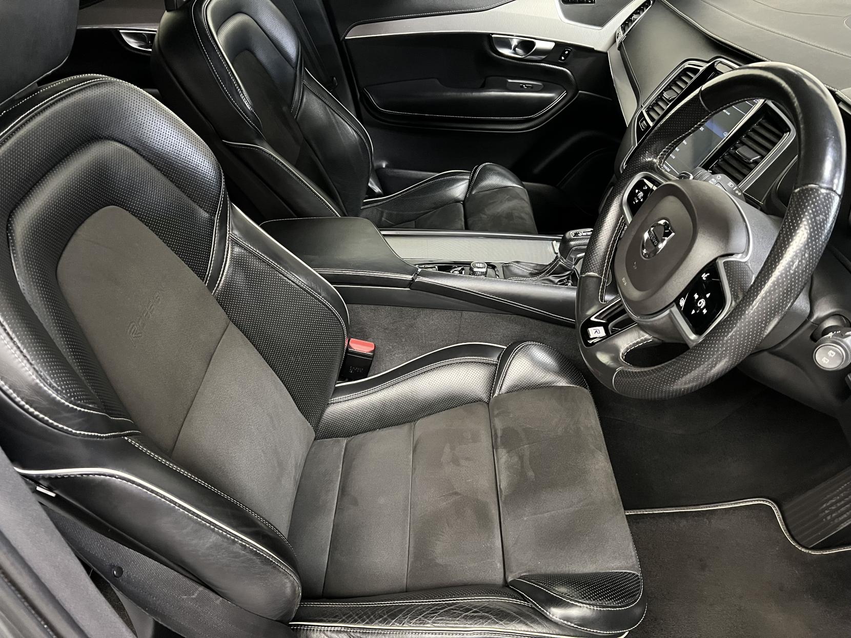 Volvo XC90 2.0 D5 PowerPulse R-Design Pro SUV 5dr Diesel Auto 4WD Euro 6 (s/s) (235 ps)