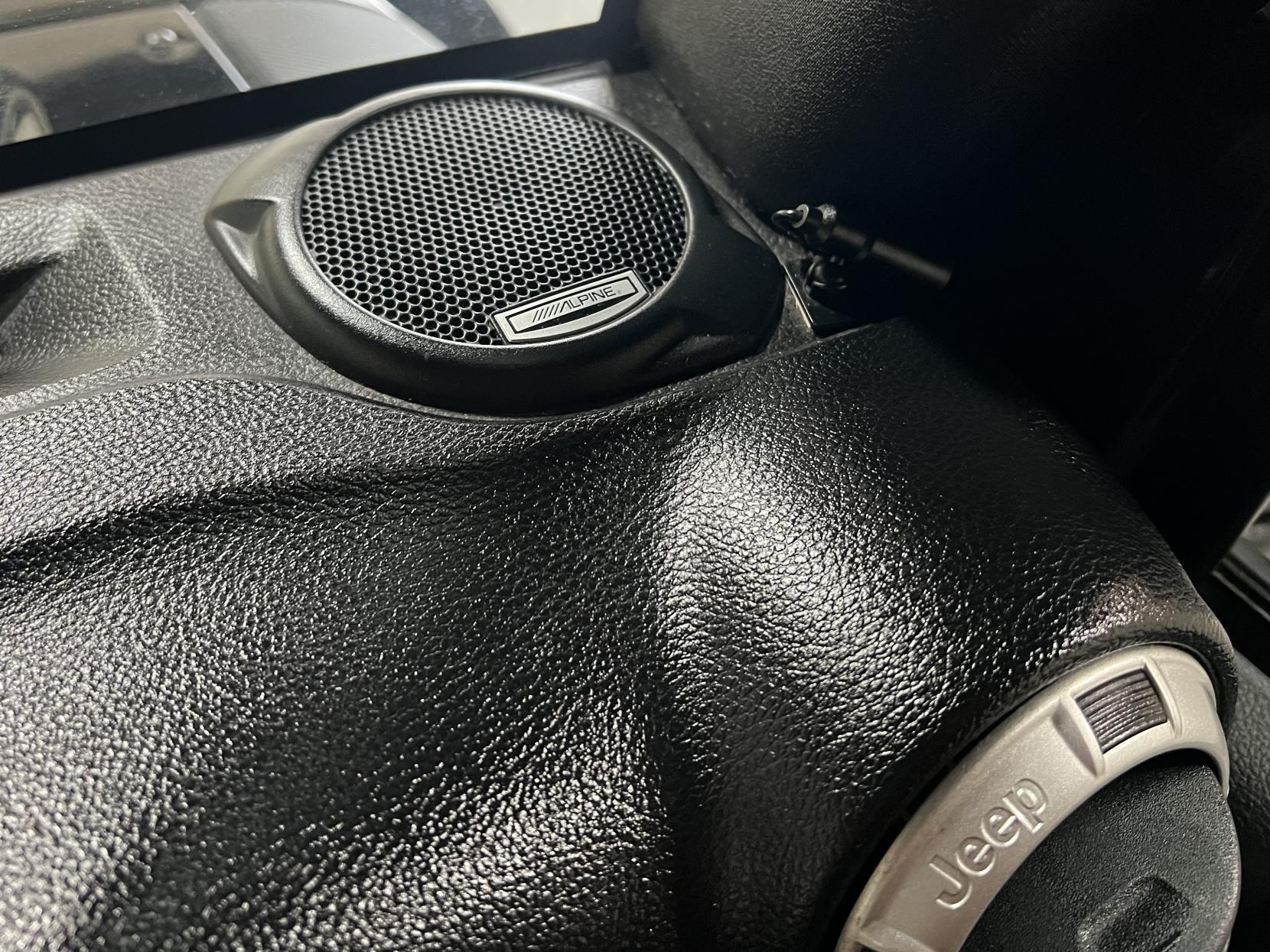 Jeep Wrangler 2.8 CRD Sahara SUV 2dr Diesel Auto 4WD Euro 5 (197 bhp)