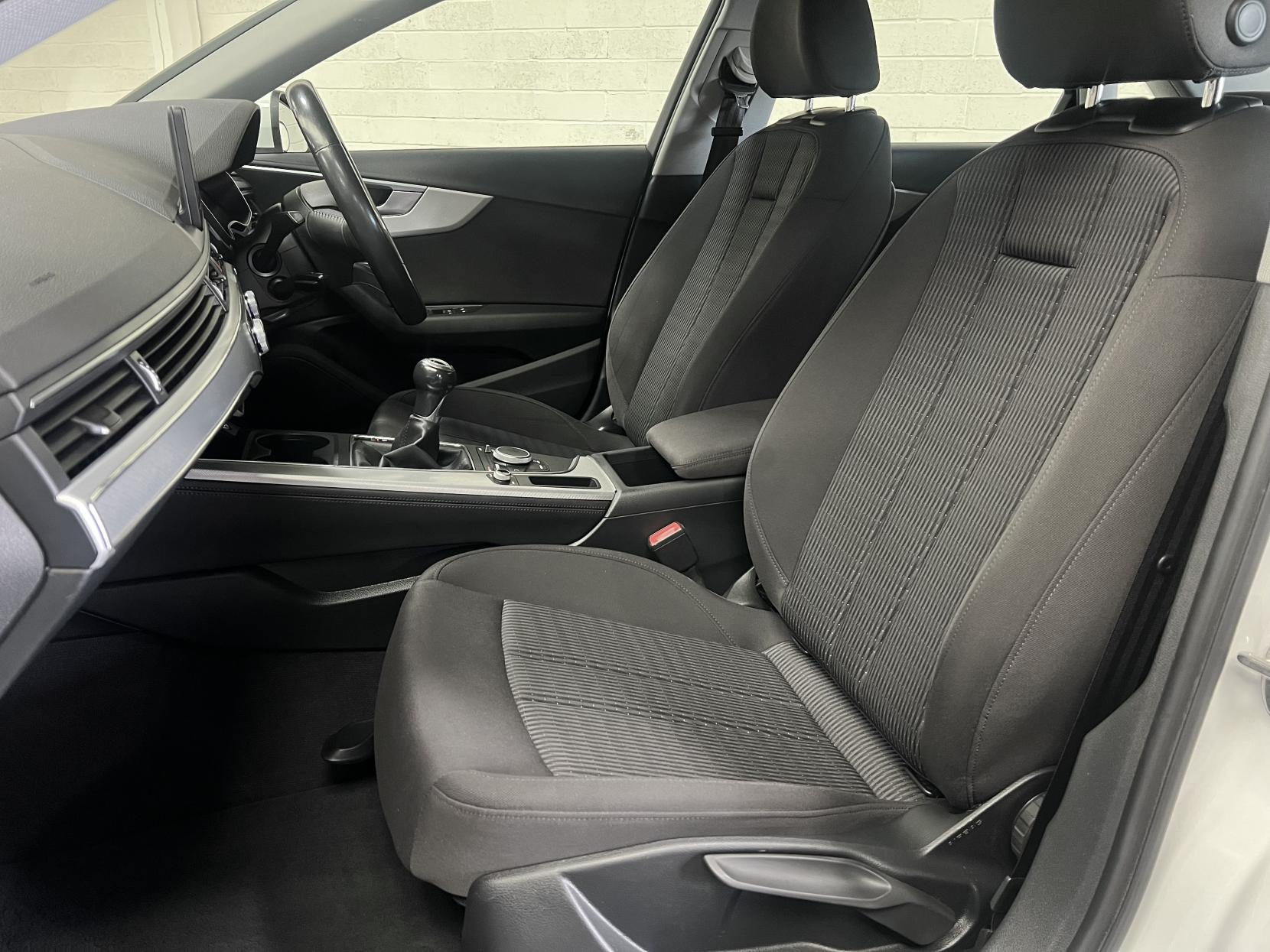Audi A4 2.0 TFSI 35 SE Saloon 4dr Petrol Manual Euro 6 (s/s) (150 ps)