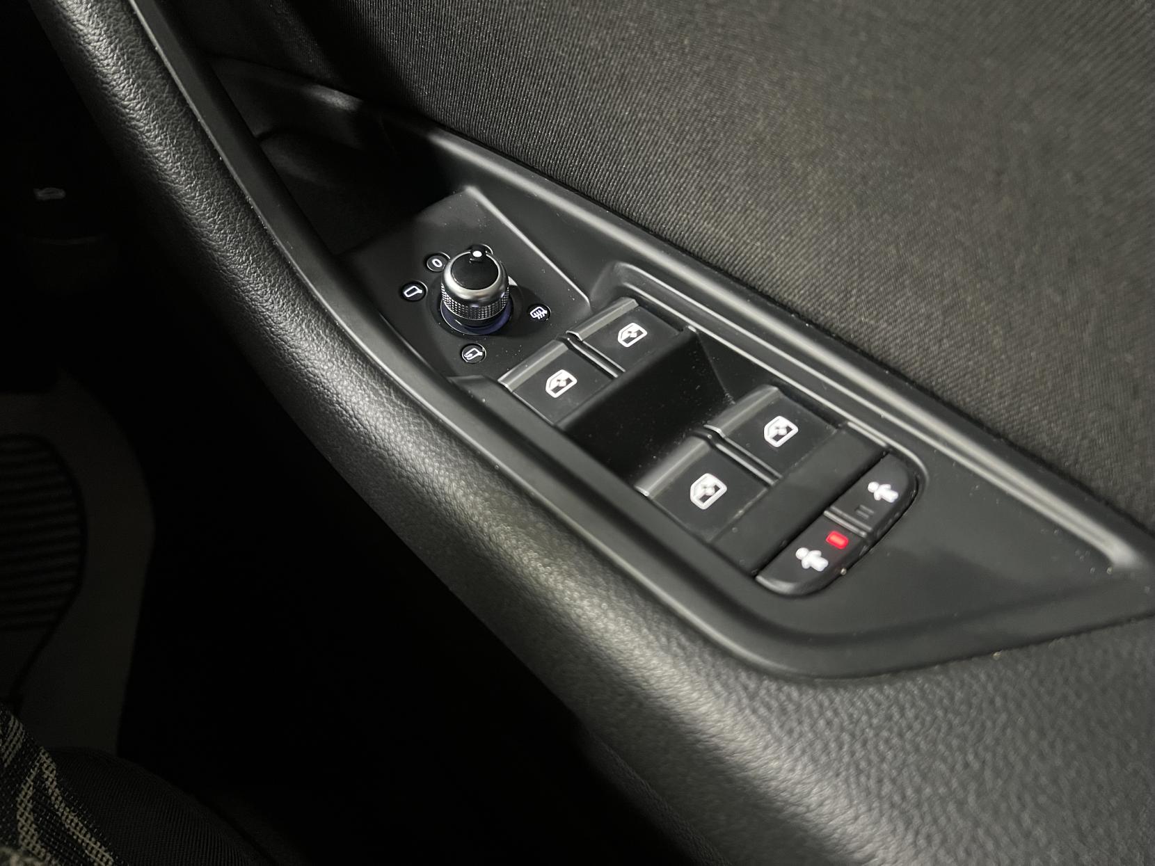 Audi A4 2.0 TFSI 35 SE Saloon 4dr Petrol Manual Euro 6 (s/s) (150 ps)