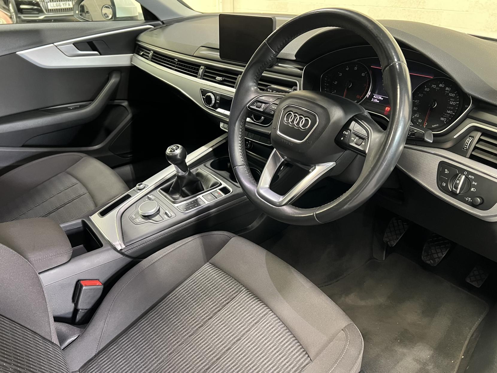 Audi A4 2.0 TFSI 35 SE Saloon 4dr Petrol Manual Euro 6 (s/s) (150 ps)