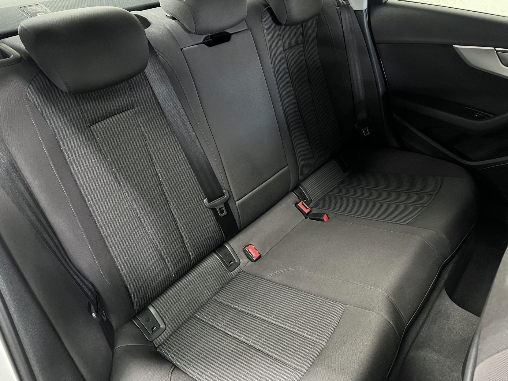 Audi A4 2.0 TFSI 35 SE Saloon 4dr Petrol Manual Euro 6 (s/s) (150 ps)