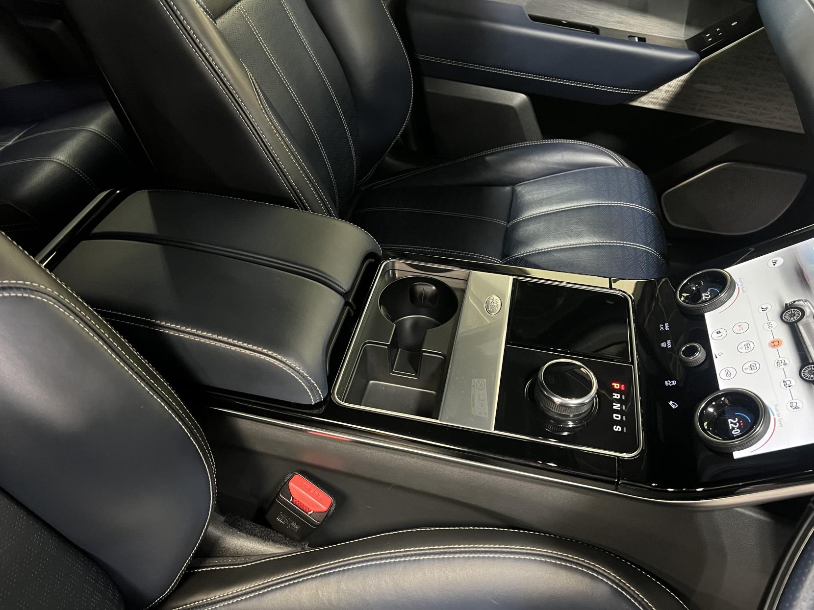Land Rover Range Rover Velar 2.0 P250 R-Dynamic HSE SUV 5dr Petrol Auto 4WD Euro 6 (s/s) (250 ps)
