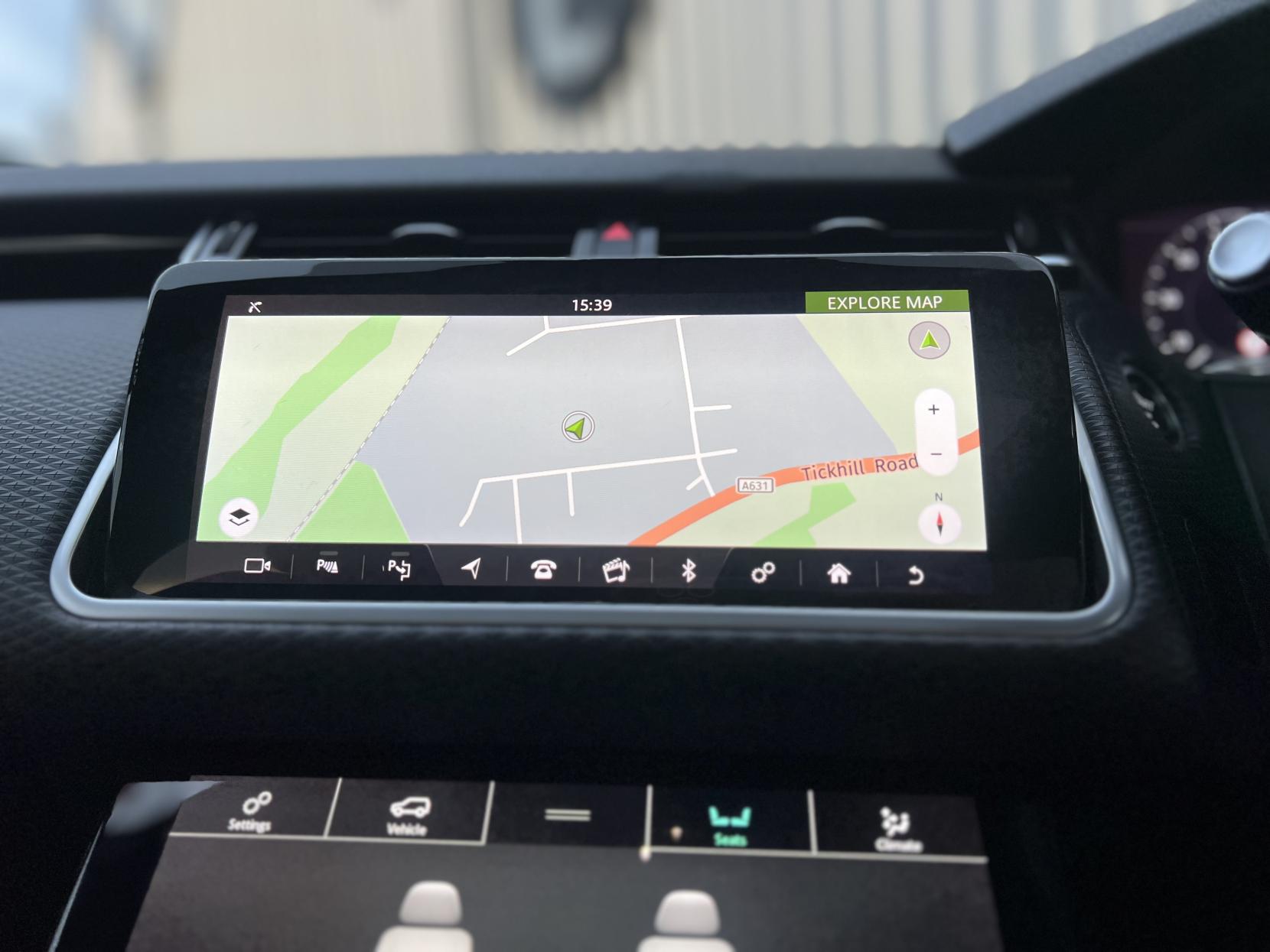 Land Rover Range Rover Velar 2.0 P250 R-Dynamic SE SUV 5dr Petrol Auto 4WD Euro 6 (s/s) (250 ps)