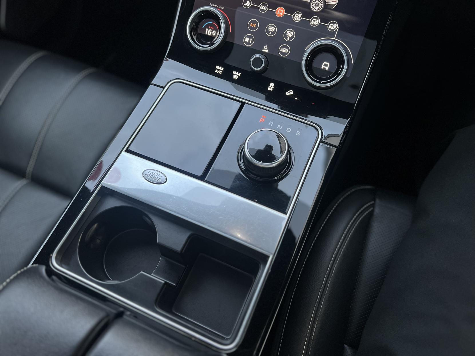 Land Rover Range Rover Velar 2.0 P250 R-Dynamic SE SUV 5dr Petrol Auto 4WD Euro 6 (s/s) (250 ps)