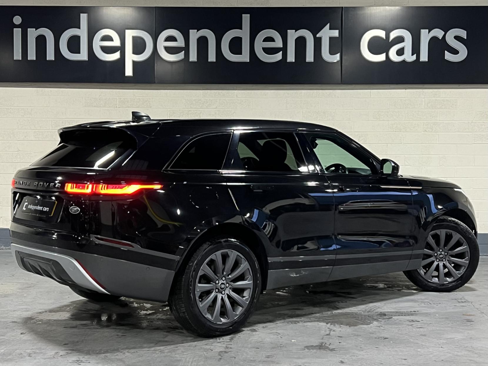 Land Rover Range Rover Velar 2.0 P250 R-Dynamic SE SUV 5dr Petrol Auto 4WD Euro 6 (s/s) (250 ps)