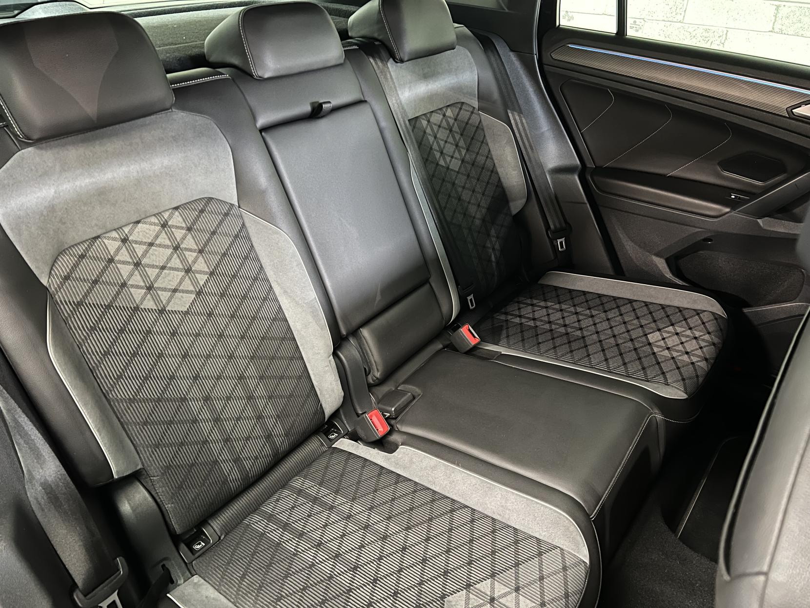 Volkswagen Tiguan 1.5 TSI R-Line SUV 5dr Petrol DSG Euro 6 (s/s) (150 ps)