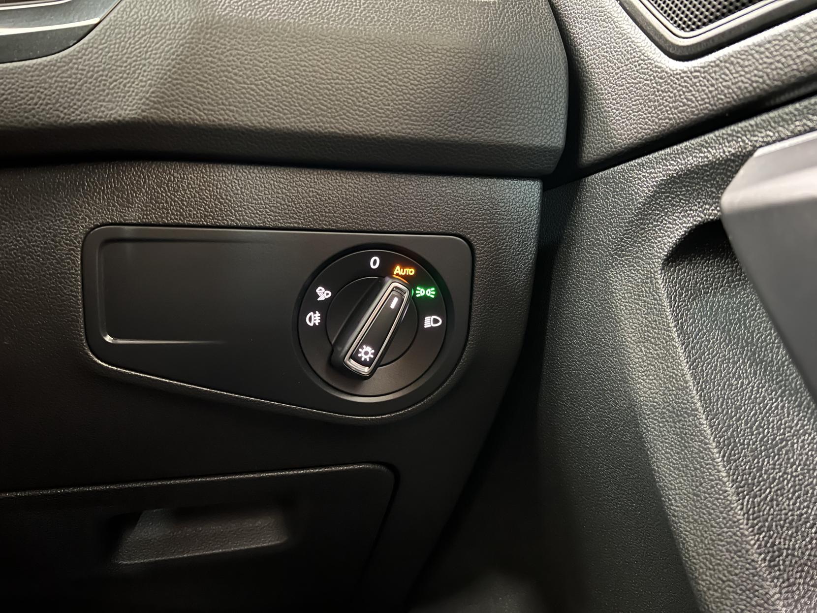 Volkswagen Tiguan 1.5 TSI R-Line SUV 5dr Petrol DSG Euro 6 (s/s) (150 ps)