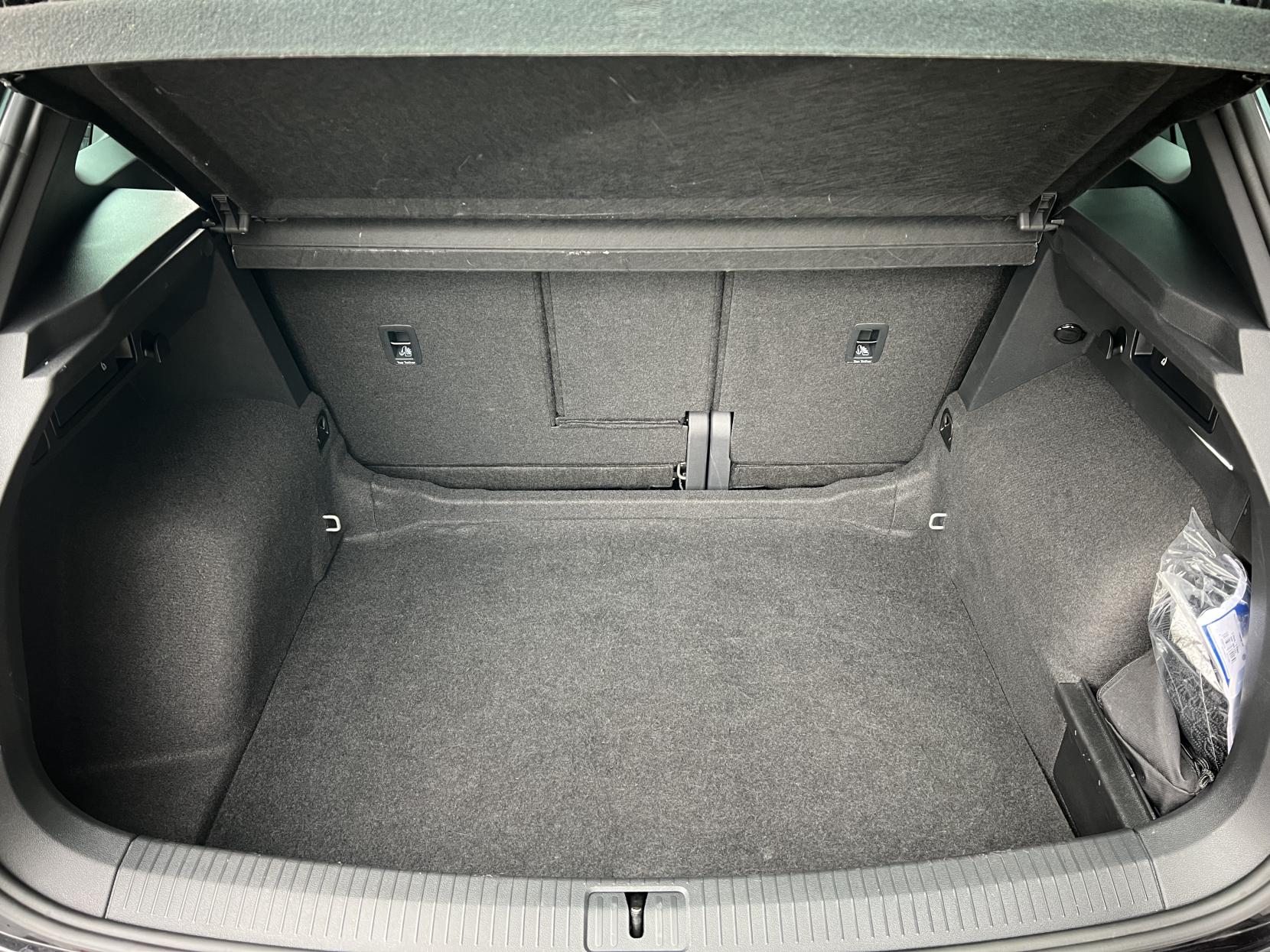 Volkswagen Tiguan 1.5 TSI R-Line SUV 5dr Petrol DSG Euro 6 (s/s) (150 ps)