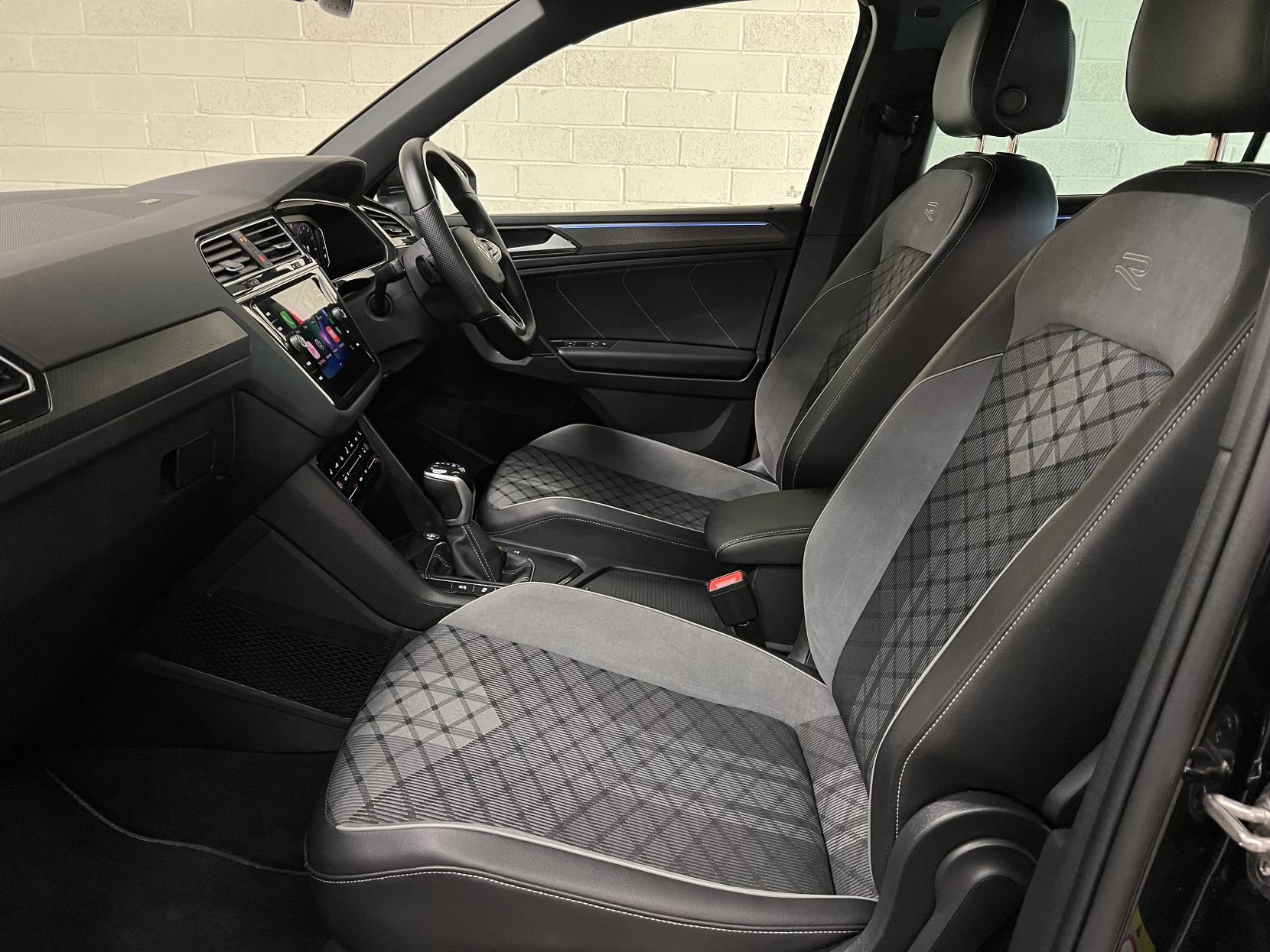 Volkswagen Tiguan 1.5 TSI R-Line SUV 5dr Petrol DSG Euro 6 (s/s) (150 ps)