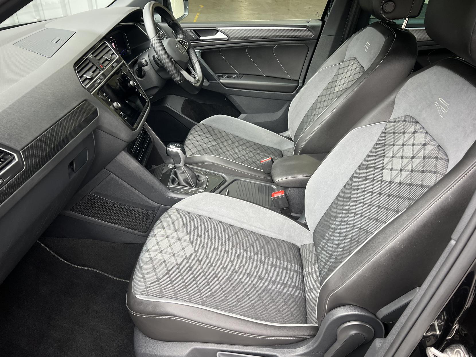 Volkswagen Tiguan 1.5 TSI R-Line SUV 5dr Petrol DSG Euro 6 (s/s) (150 ps)