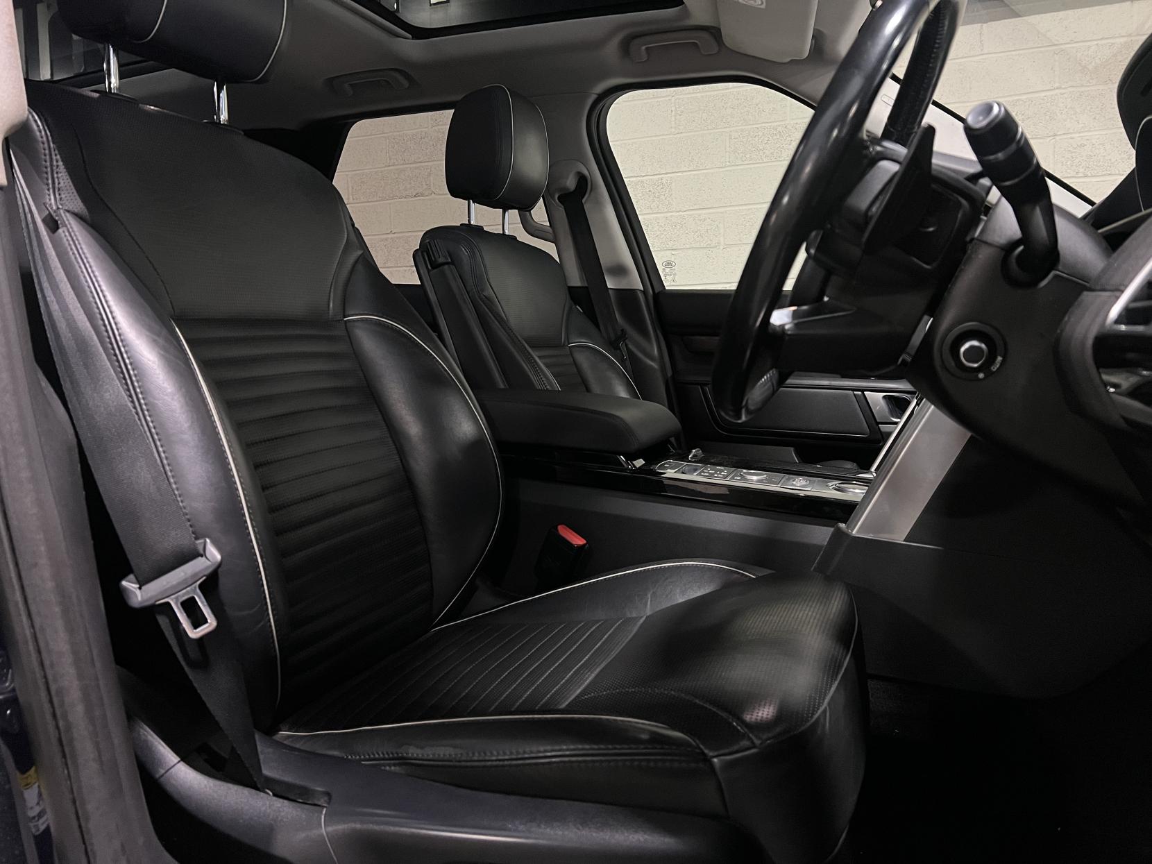 Land Rover Discovery 3.0 TD V6 HSE SUV 5dr Diesel Auto 4WD Euro 6 (s/s) (258 ps)