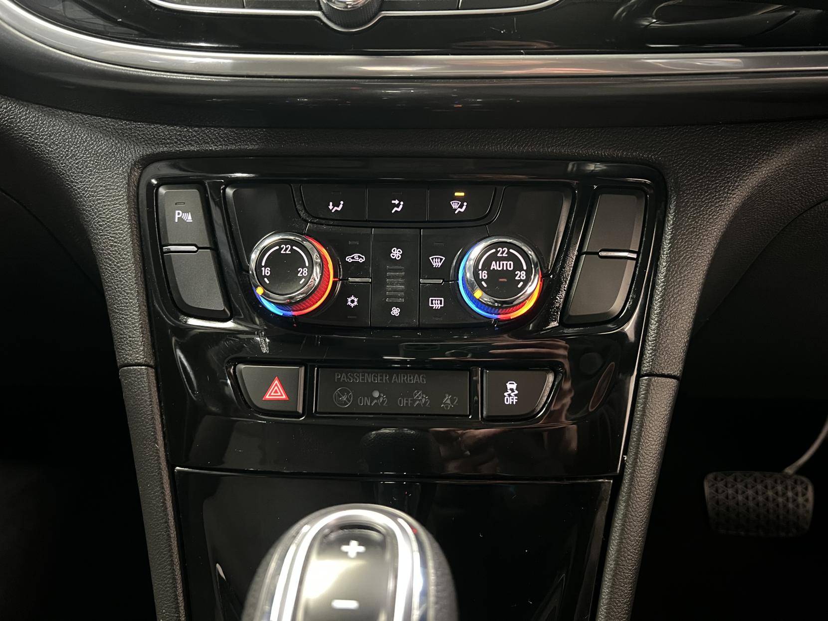 Vauxhall Mokka X 1.4i Turbo Design Nav SUV 5dr Petrol Auto Euro 6 (140 ps)