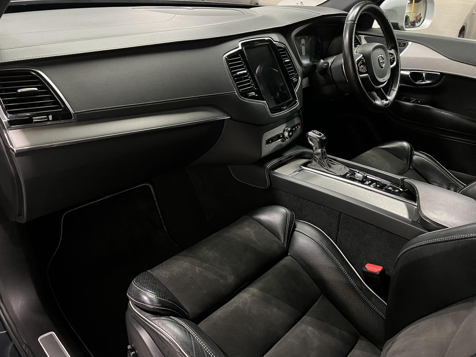 Volvo XC90 2.0 D5 PowerPulse R-Design SUV 5dr Diesel Auto 4WD Euro 6 (s/s) (235 ps)