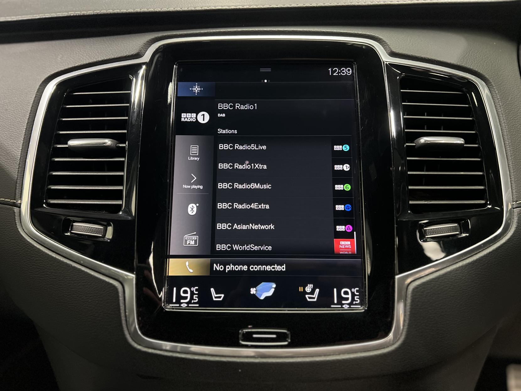 Volvo XC90 2.0 D5 PowerPulse R-Design SUV 5dr Diesel Auto 4WD Euro 6 (s/s) (235 ps)