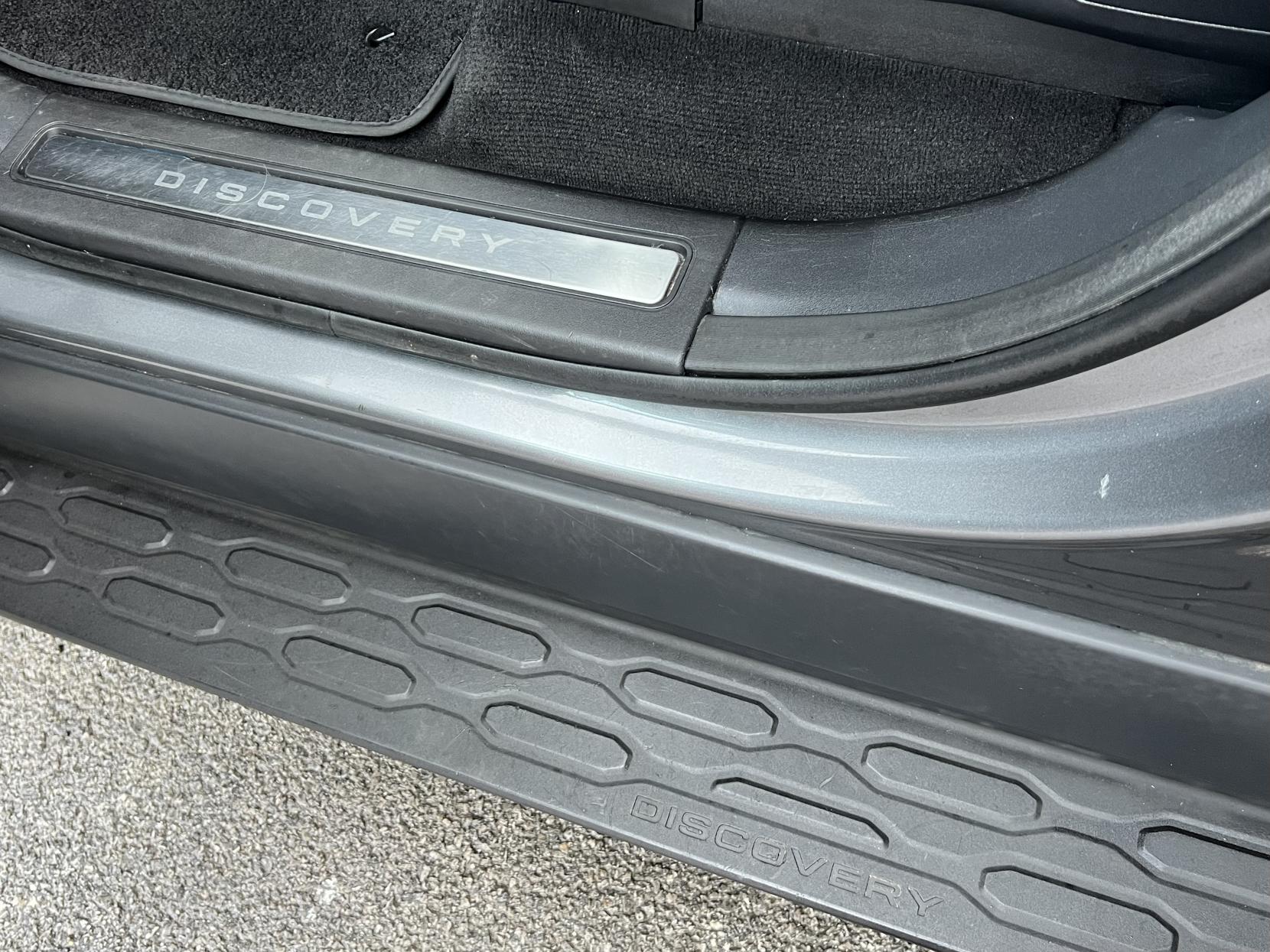 Land Rover Discovery 3.0 TD V6 HSE Luxury SUV 5dr Diesel Auto 4WD Euro 6 (s/s) (258 ps)