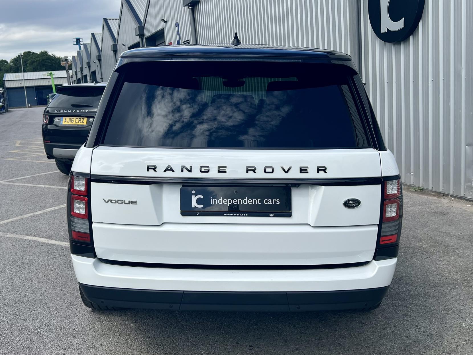 Land Rover Range Rover 3.0 TD V6 Vogue SUV 5dr Diesel Auto 4WD Euro 6 (s/s) (258 ps)