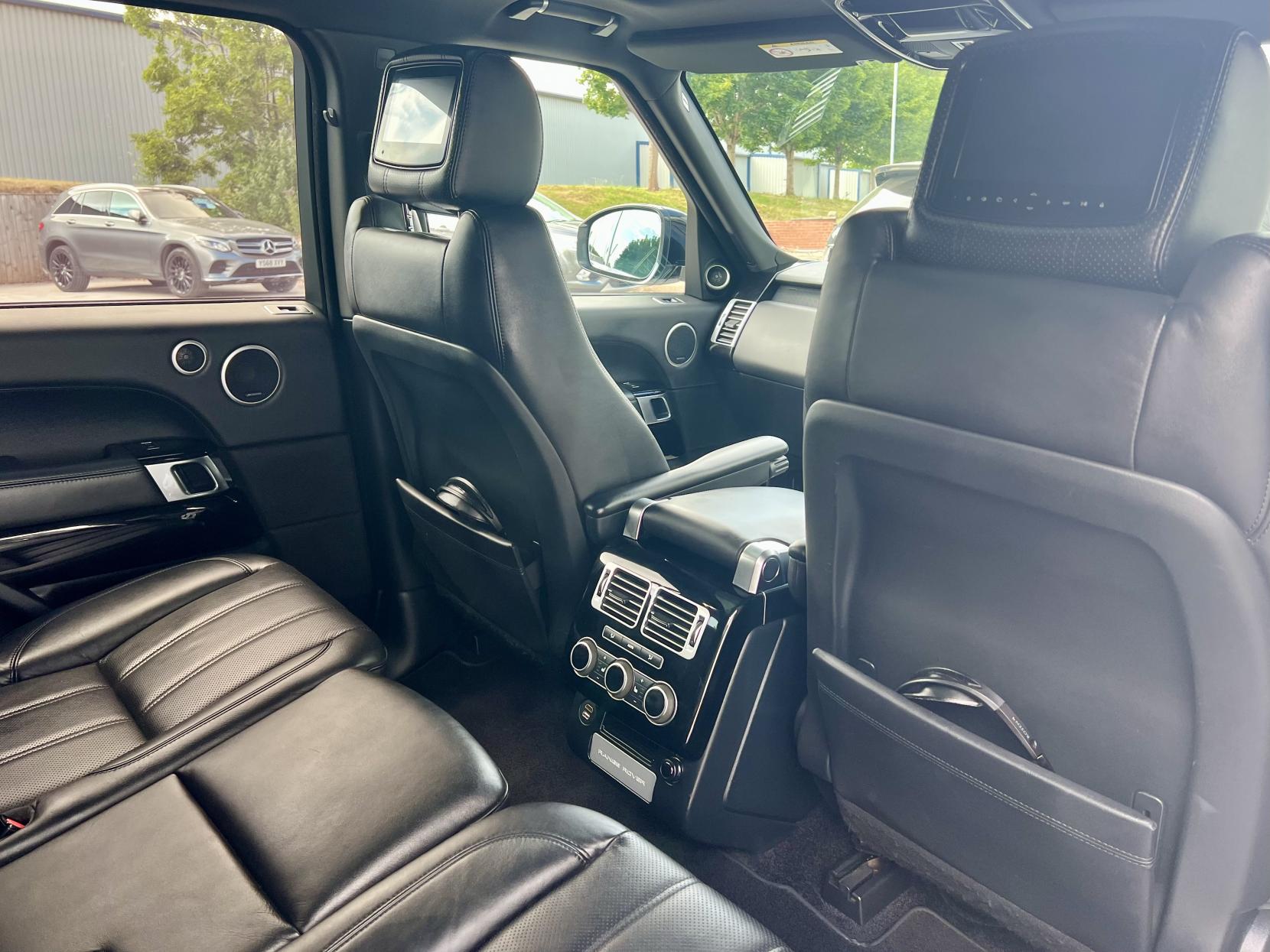 Land Rover Range Rover 3.0 TD V6 Vogue SUV 5dr Diesel Auto 4WD Euro 6 (s/s) (258 ps)