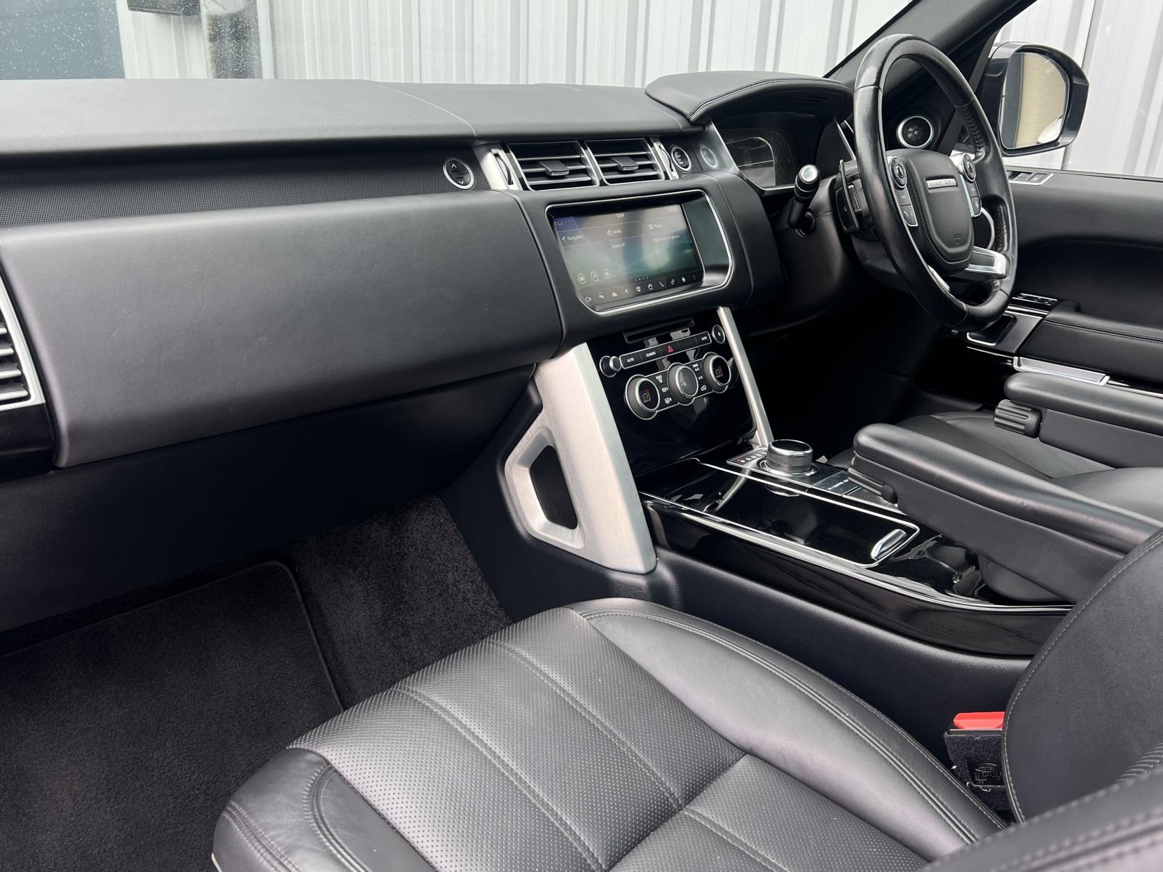 Land Rover Range Rover 3.0 TD V6 Vogue SUV 5dr Diesel Auto 4WD Euro 6 (s/s) (258 ps)