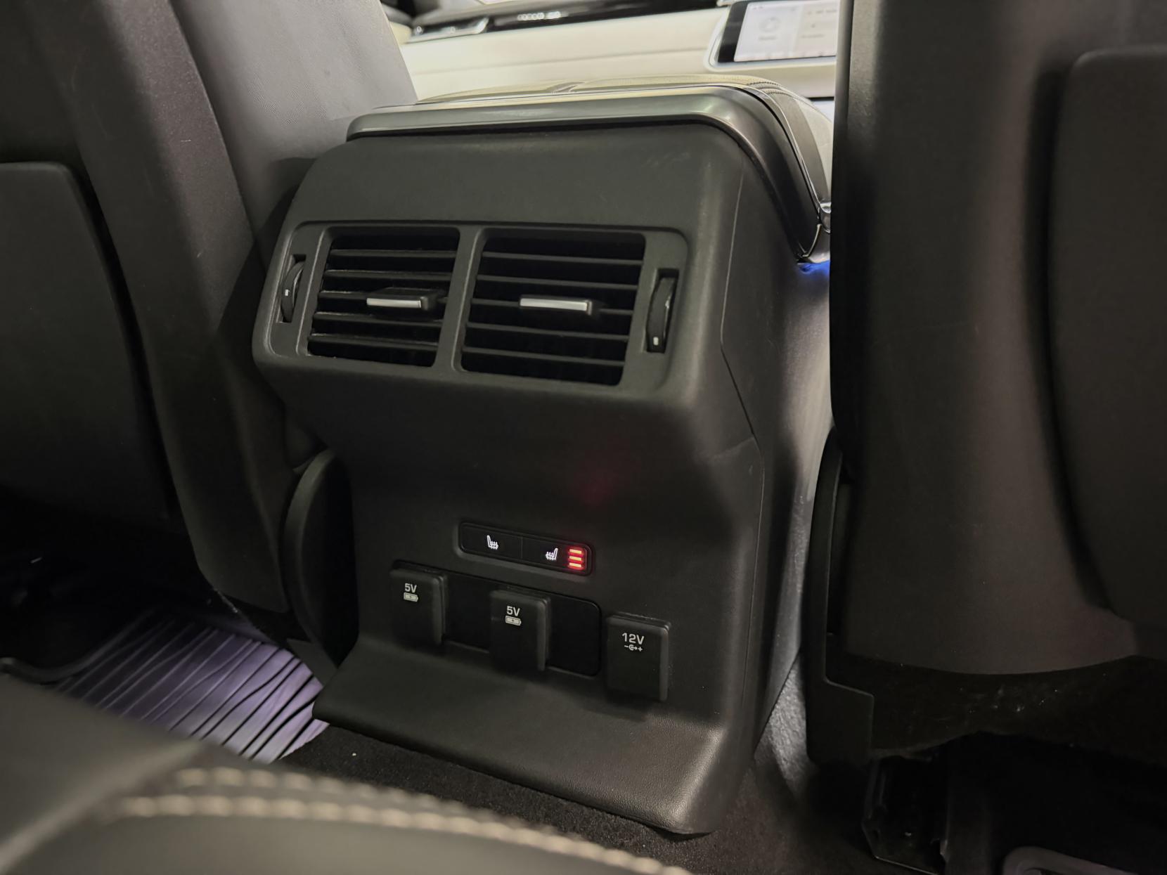 Land Rover Range Rover Velar 3.0 SD6 V6 First Edition SUV 5dr Diesel Auto 4WD Euro 6 (s/s) (300 ps)