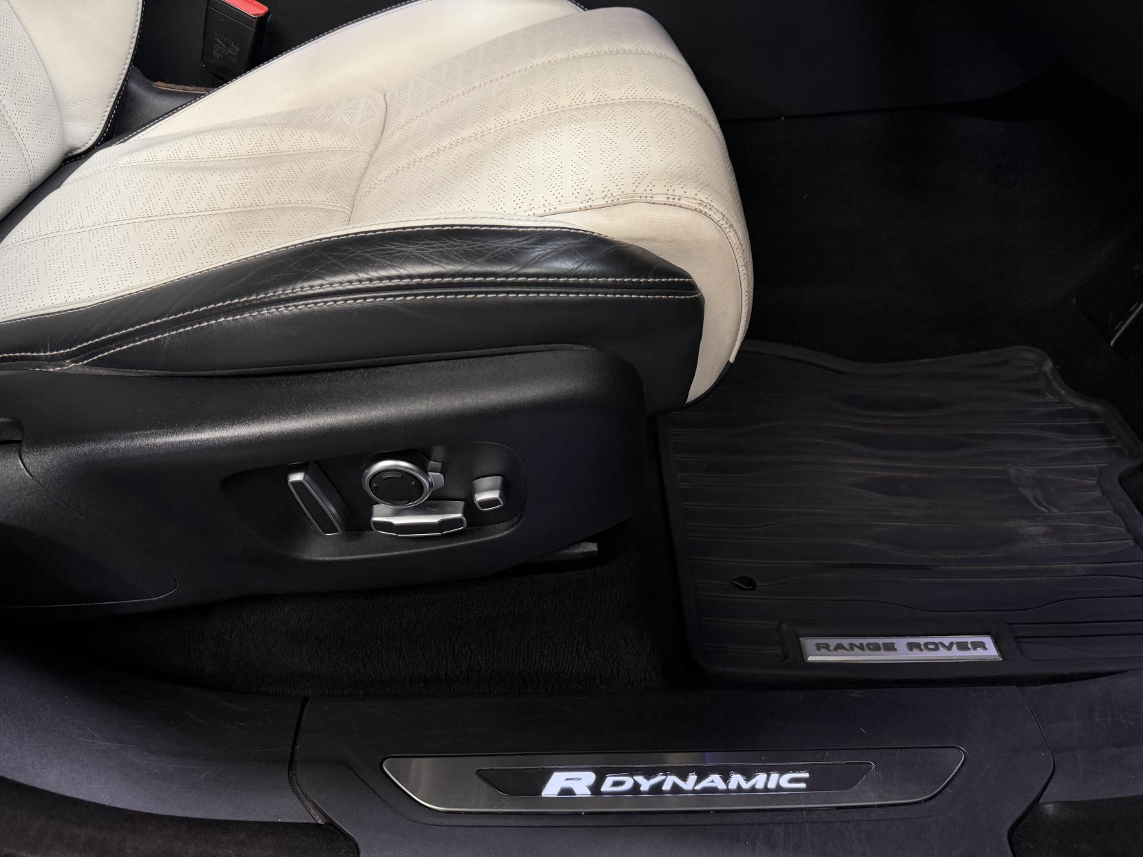 Land Rover Range Rover Velar 3.0 SD6 V6 First Edition SUV 5dr Diesel Auto 4WD Euro 6 (s/s) (300 ps)