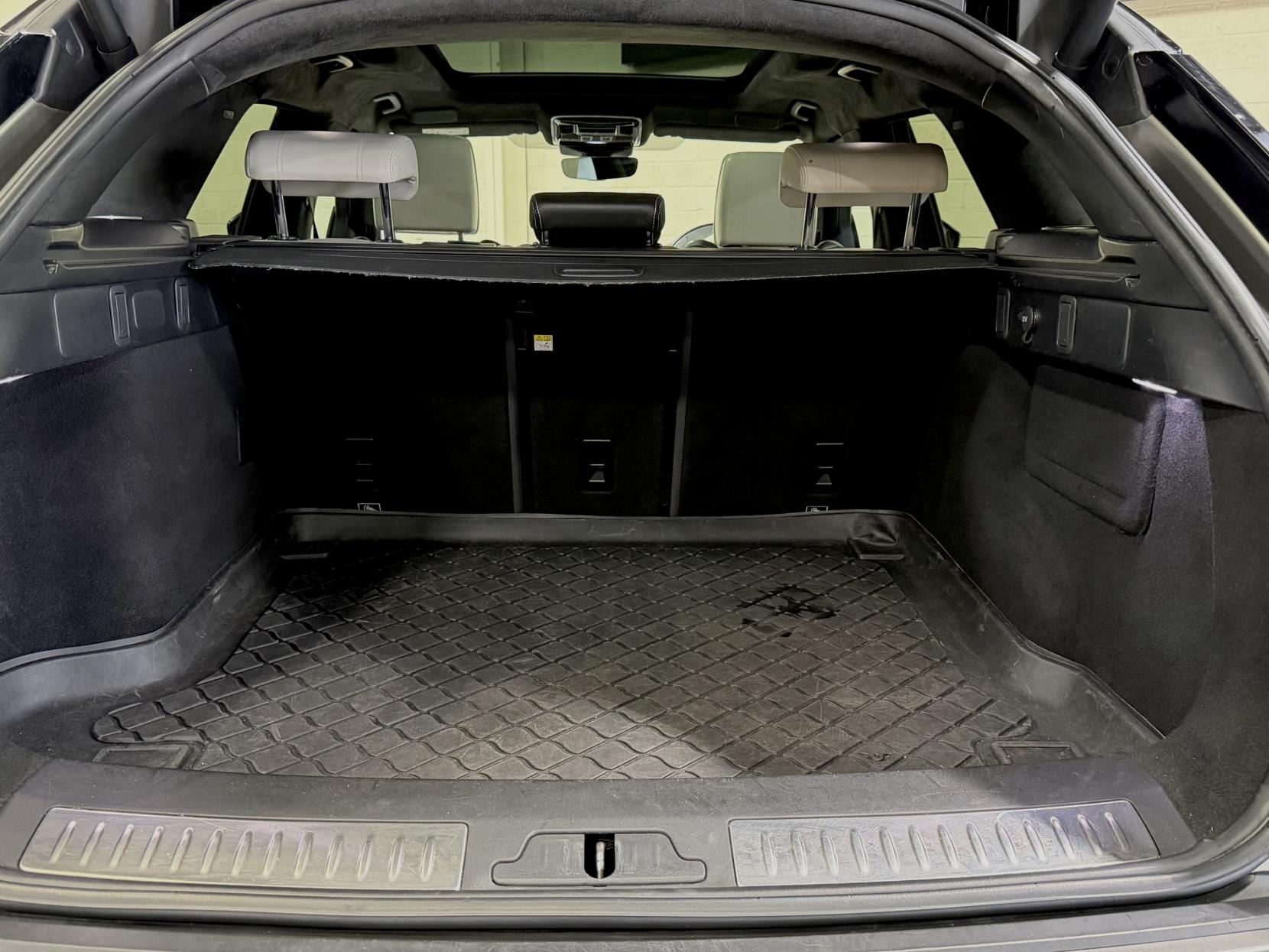 Land Rover Range Rover Velar 3.0 SD6 V6 First Edition SUV 5dr Diesel Auto 4WD Euro 6 (s/s) (300 ps)