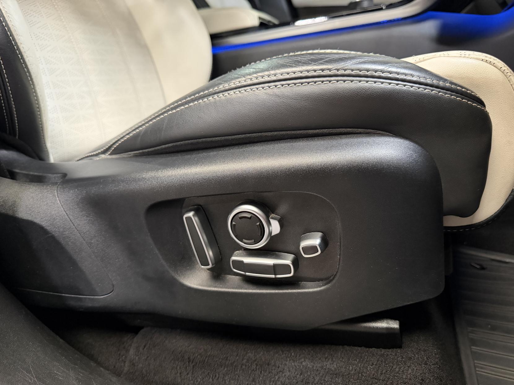 Land Rover Range Rover Velar 3.0 SD6 V6 First Edition SUV 5dr Diesel Auto 4WD Euro 6 (s/s) (300 ps)