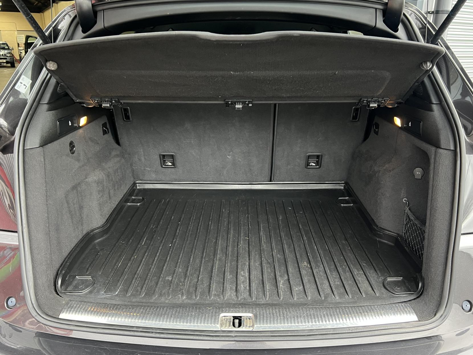 Audi SQ5 3.0 BiTDI V6 SUV 5dr Diesel Tiptronic quattro Euro 5 (s/s) (313 ps)