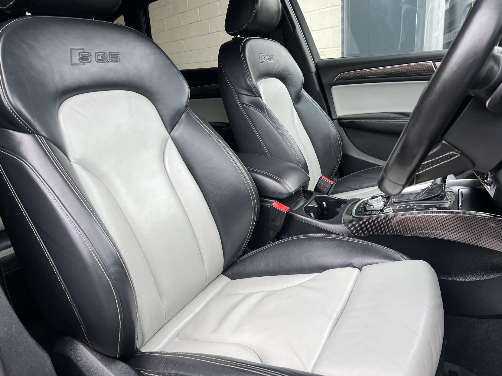 Audi SQ5 3.0 BiTDI V6 SUV 5dr Diesel Tiptronic quattro Euro 5 (s/s) (313 ps)