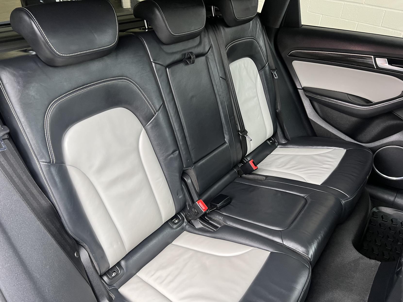 Audi SQ5 3.0 BiTDI V6 SUV 5dr Diesel Tiptronic quattro Euro 5 (s/s) (313 ps)