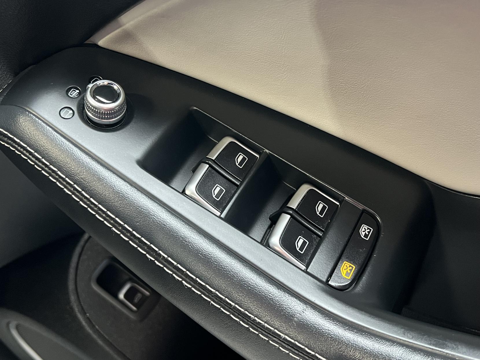 Audi SQ5 3.0 BiTDI V6 SUV 5dr Diesel Tiptronic quattro Euro 5 (s/s) (313 ps)