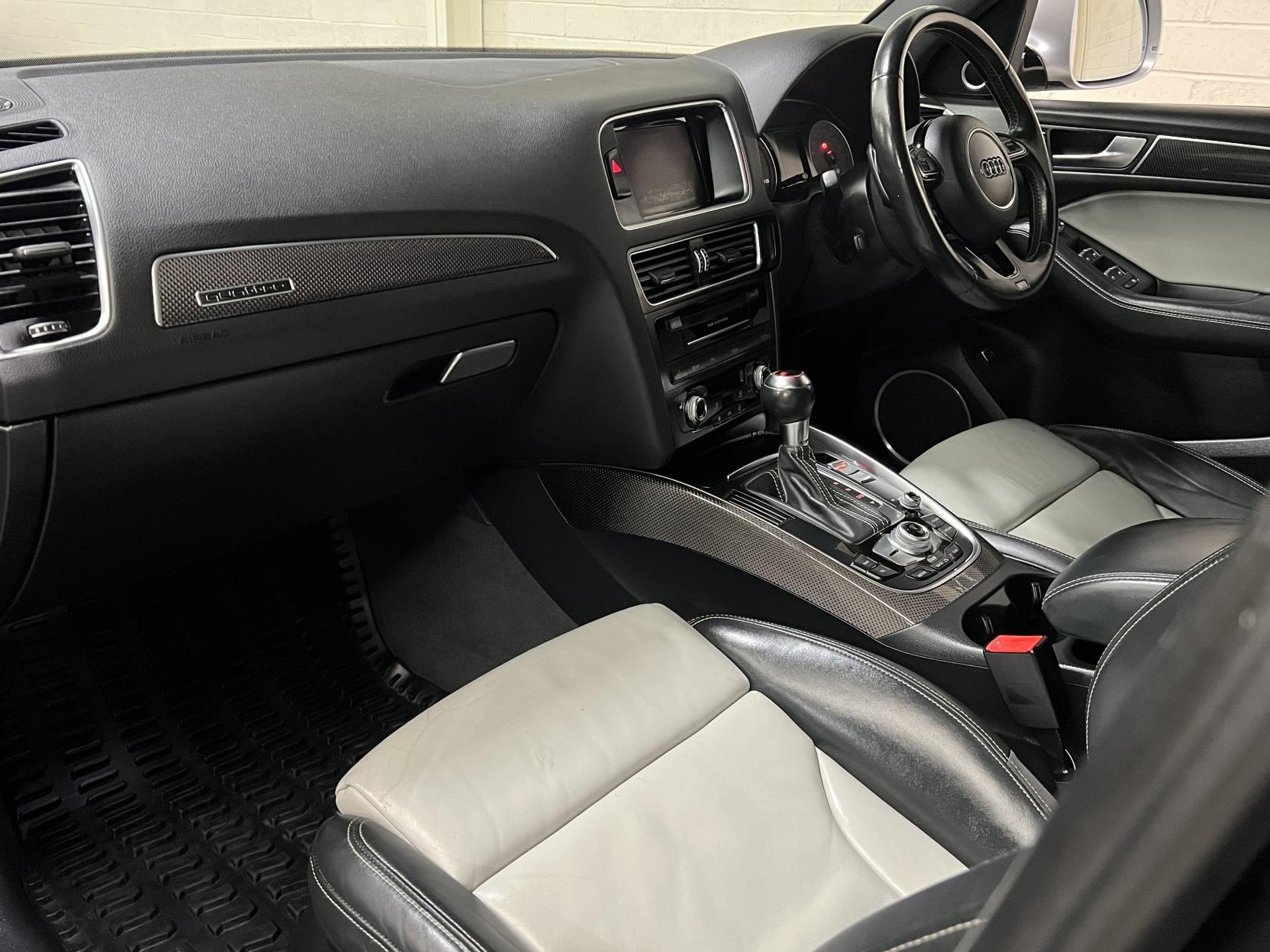 Audi SQ5 3.0 BiTDI V6 SUV 5dr Diesel Tiptronic quattro Euro 5 (s/s) (313 ps)