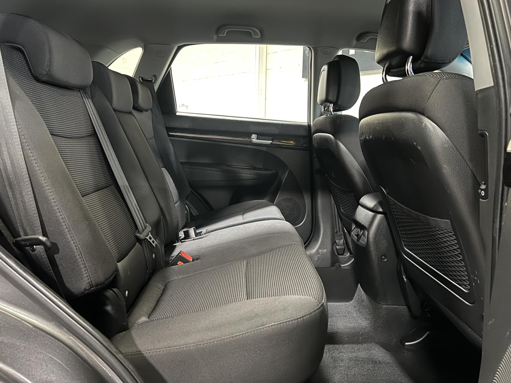 Kia Sorento 2.2 CRDi KX-1 SUV 5dr Diesel Manual AWD Euro 5 (194 bhp)
