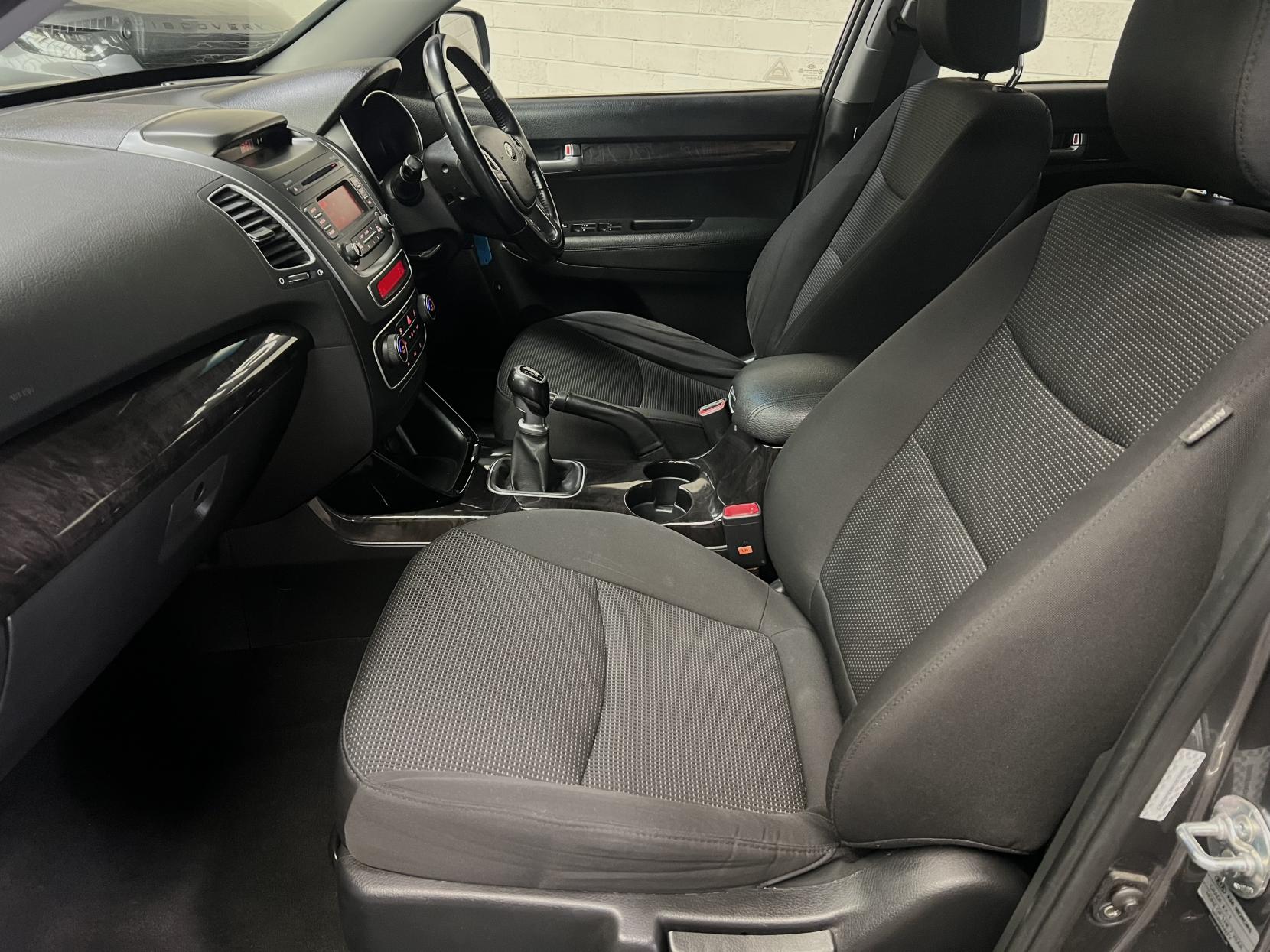 Kia Sorento 2.2 CRDi KX-1 SUV 5dr Diesel Manual AWD Euro 5 (194 bhp)