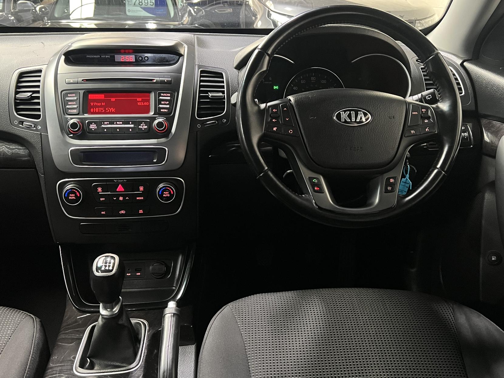 Kia Sorento 2.2 CRDi KX-1 SUV 5dr Diesel Manual AWD Euro 5 (194 bhp)
