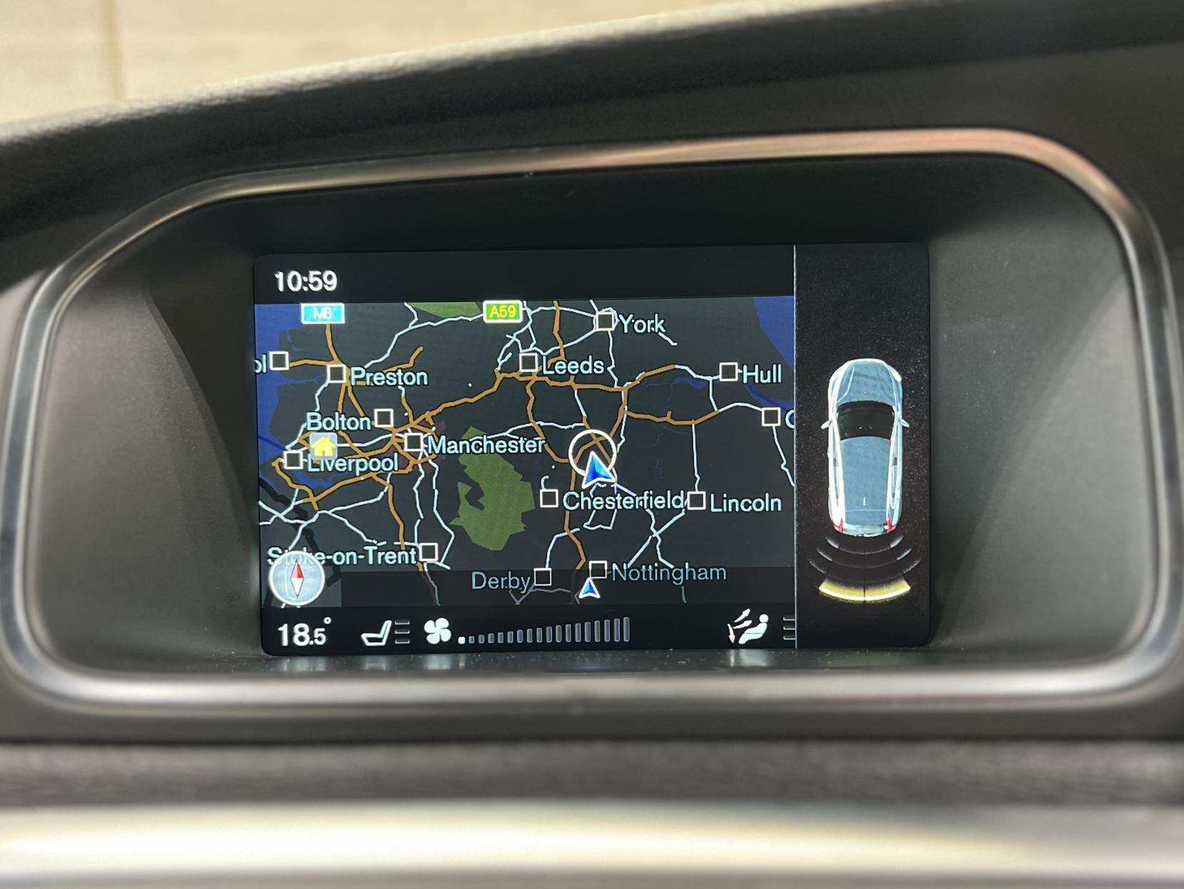 Volvo V40 2.0 D2 R-Design Nav Hatchback 5dr Diesel Manual Euro 6 (s/s) (120 ps)