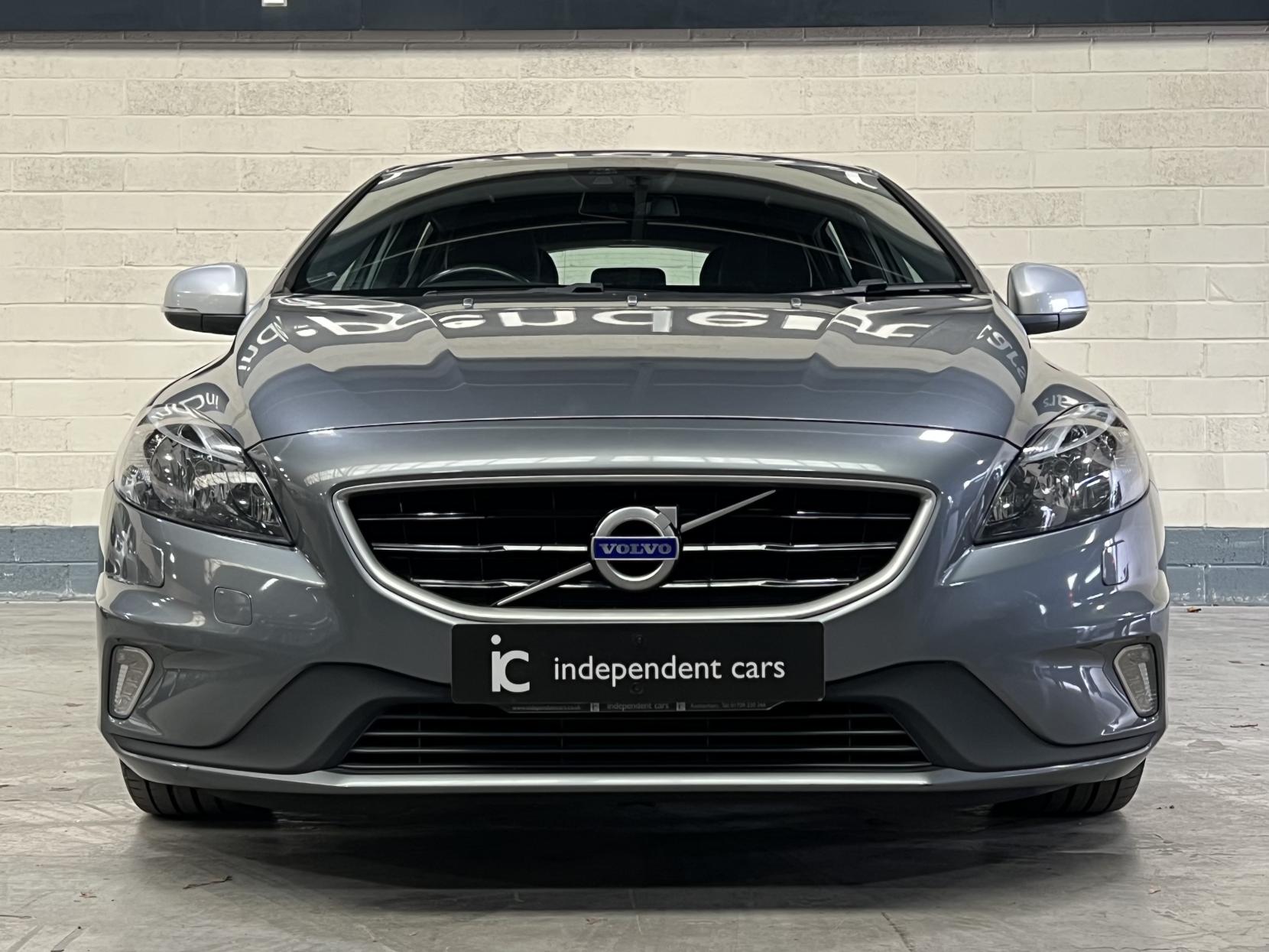 Volvo V40 2.0 D2 R-Design Nav Hatchback 5dr Diesel Manual Euro 6 (s/s) (120 ps)