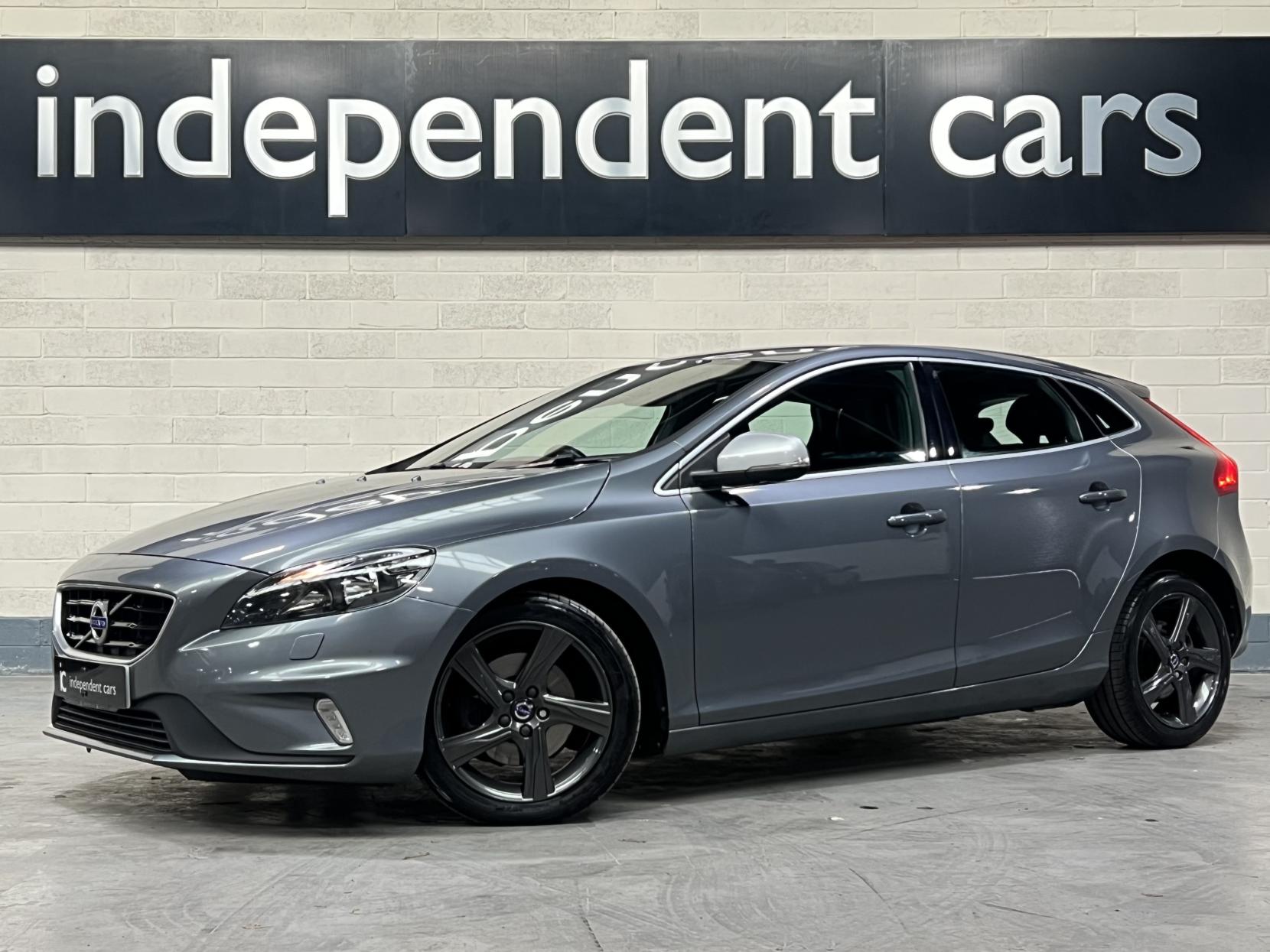 Volvo V40 2.0 D2 R-Design Nav Hatchback 5dr Diesel Manual Euro 6 (s/s) (120 ps)