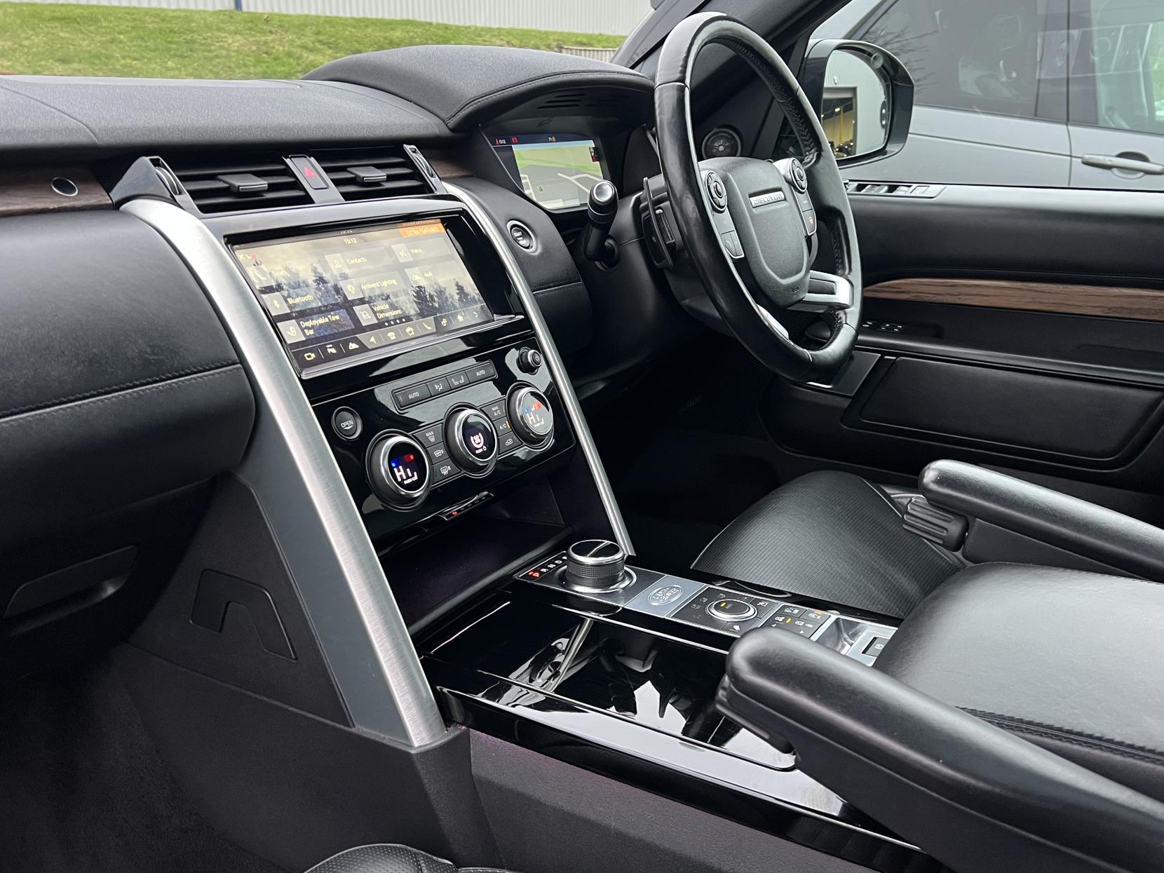 Land Rover Discovery 3.0 TD V6 HSE Luxury SUV 5dr Diesel Auto 4WD Euro 6 (s/s) (258 ps)