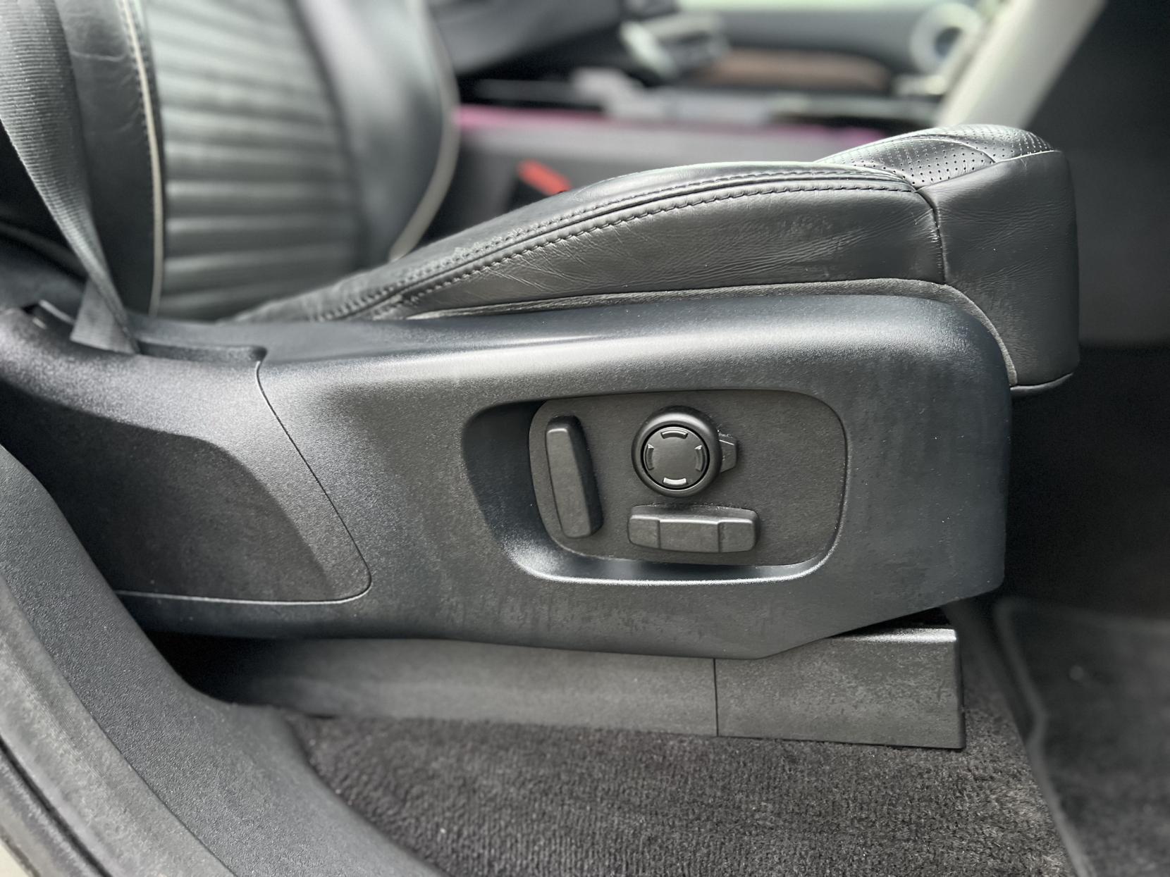 Land Rover Discovery 3.0 TD V6 HSE Luxury SUV 5dr Diesel Auto 4WD Euro 6 (s/s) (258 ps)