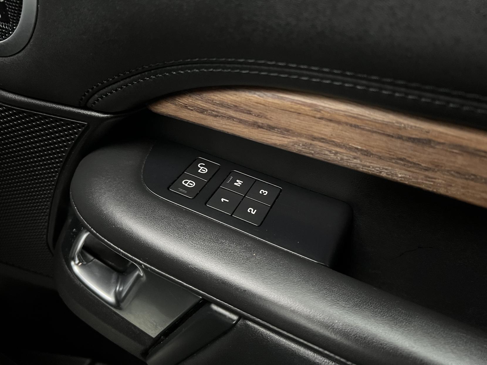 Land Rover Discovery 3.0 TD V6 HSE Luxury SUV 5dr Diesel Auto 4WD Euro 6 (s/s) (258 ps)