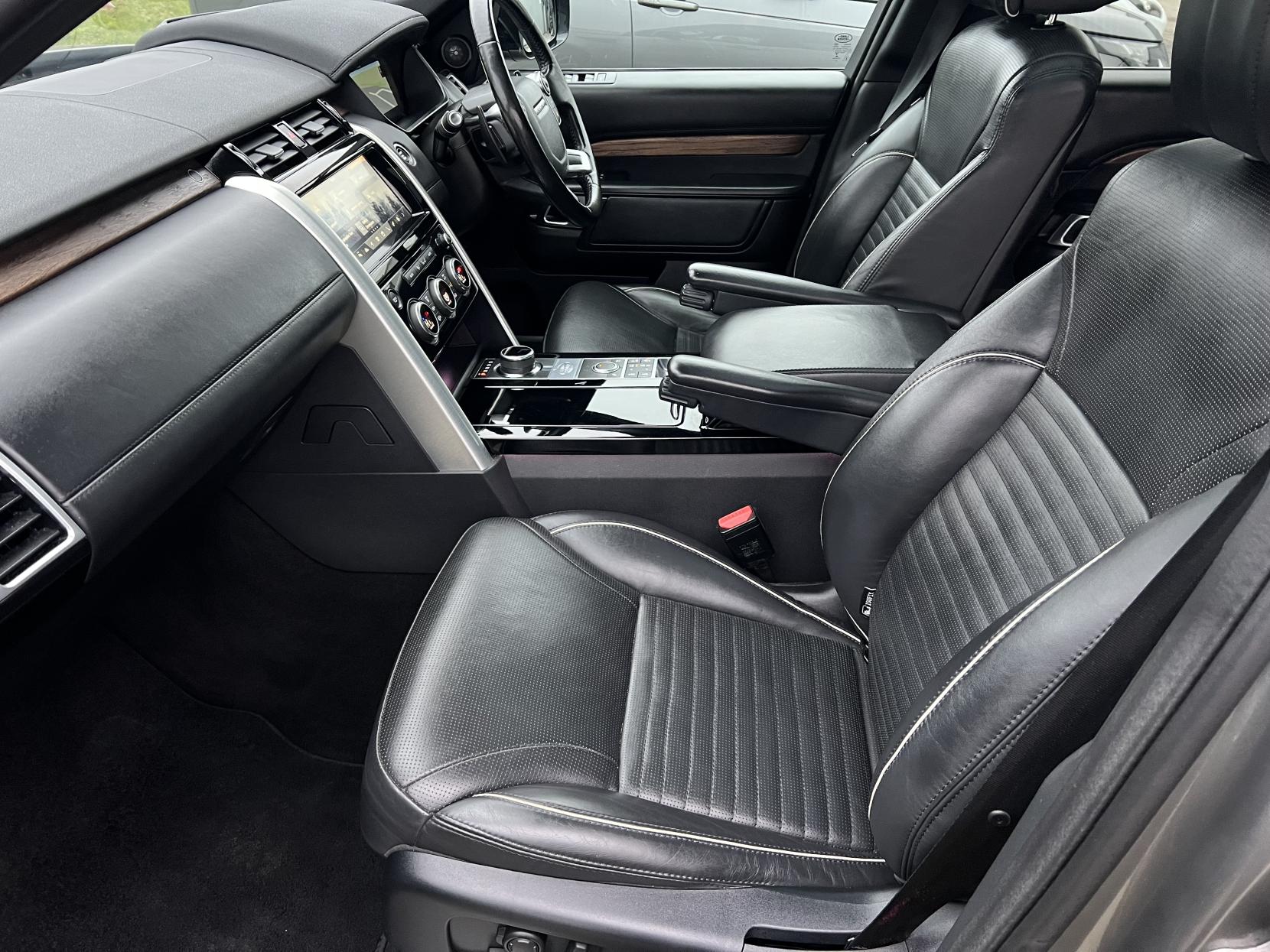 Land Rover Discovery 3.0 TD V6 HSE Luxury SUV 5dr Diesel Auto 4WD Euro 6 (s/s) (258 ps)