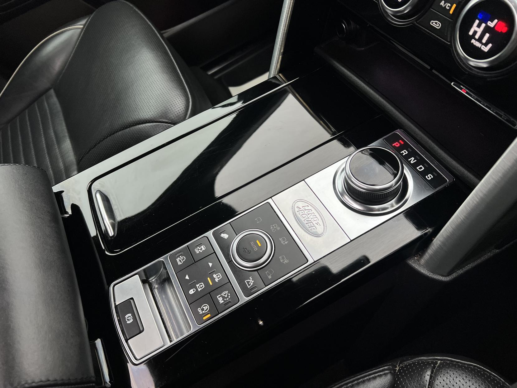 Land Rover Discovery 3.0 TD V6 HSE Luxury SUV 5dr Diesel Auto 4WD Euro 6 (s/s) (258 ps)