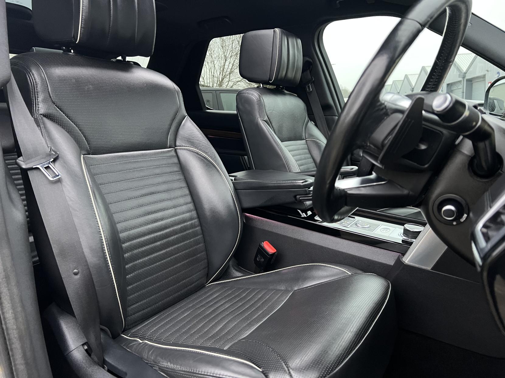 Land Rover Discovery 3.0 TD V6 HSE Luxury SUV 5dr Diesel Auto 4WD Euro 6 (s/s) (258 ps)